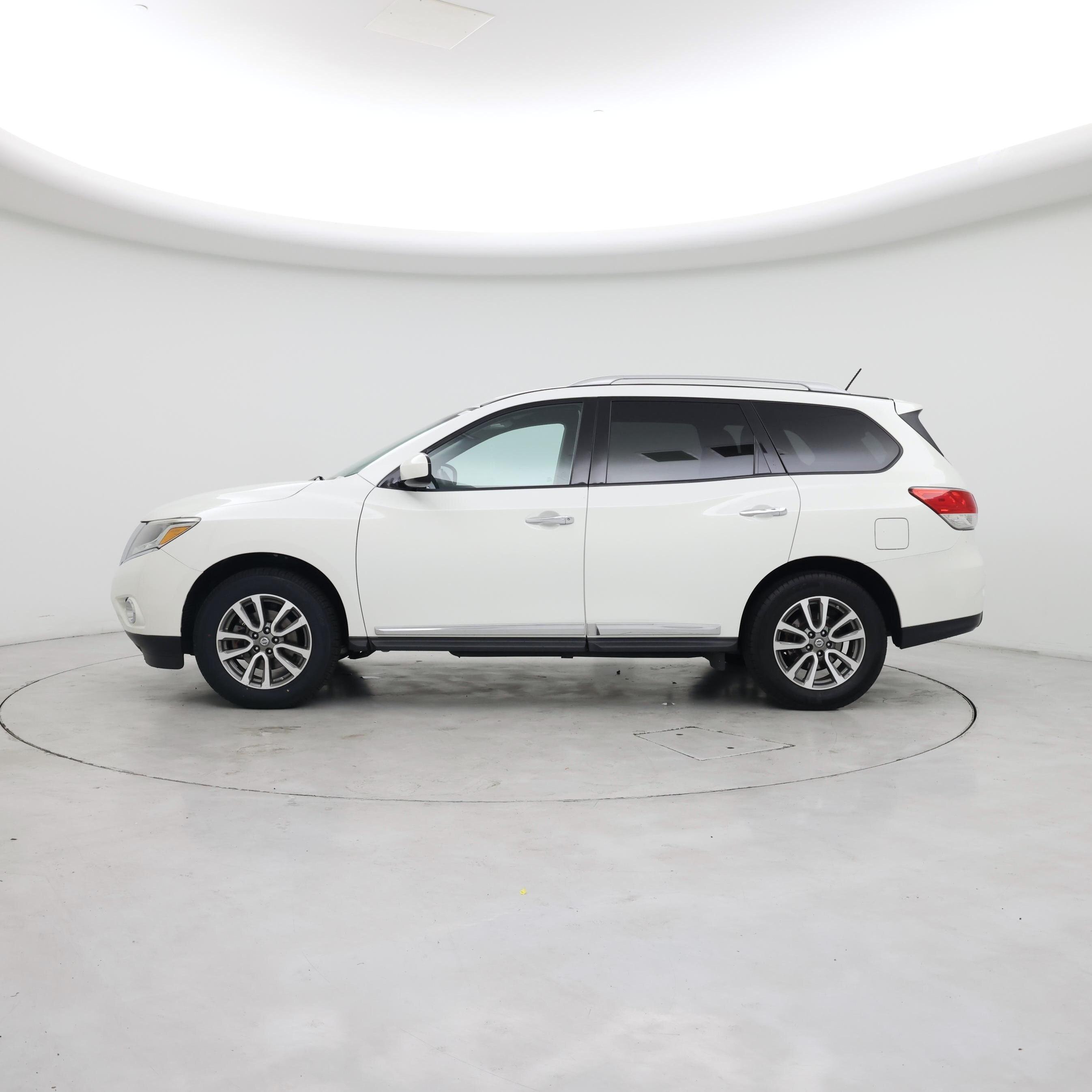 Thumbnail: 2013 Nissan Pathfinder - 3