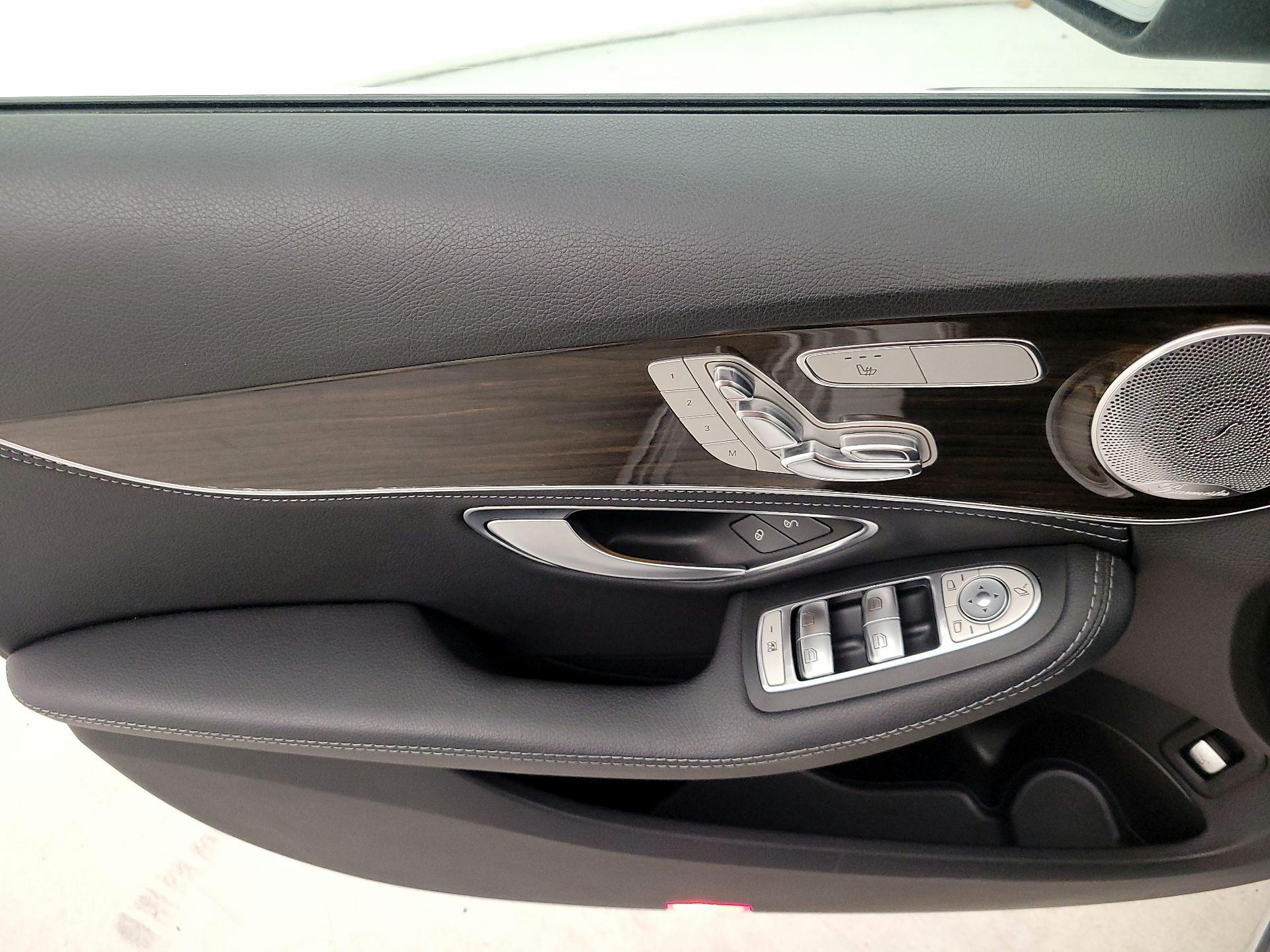 Thumbnail: 2015 Mercedes-Benz C-Class - 12