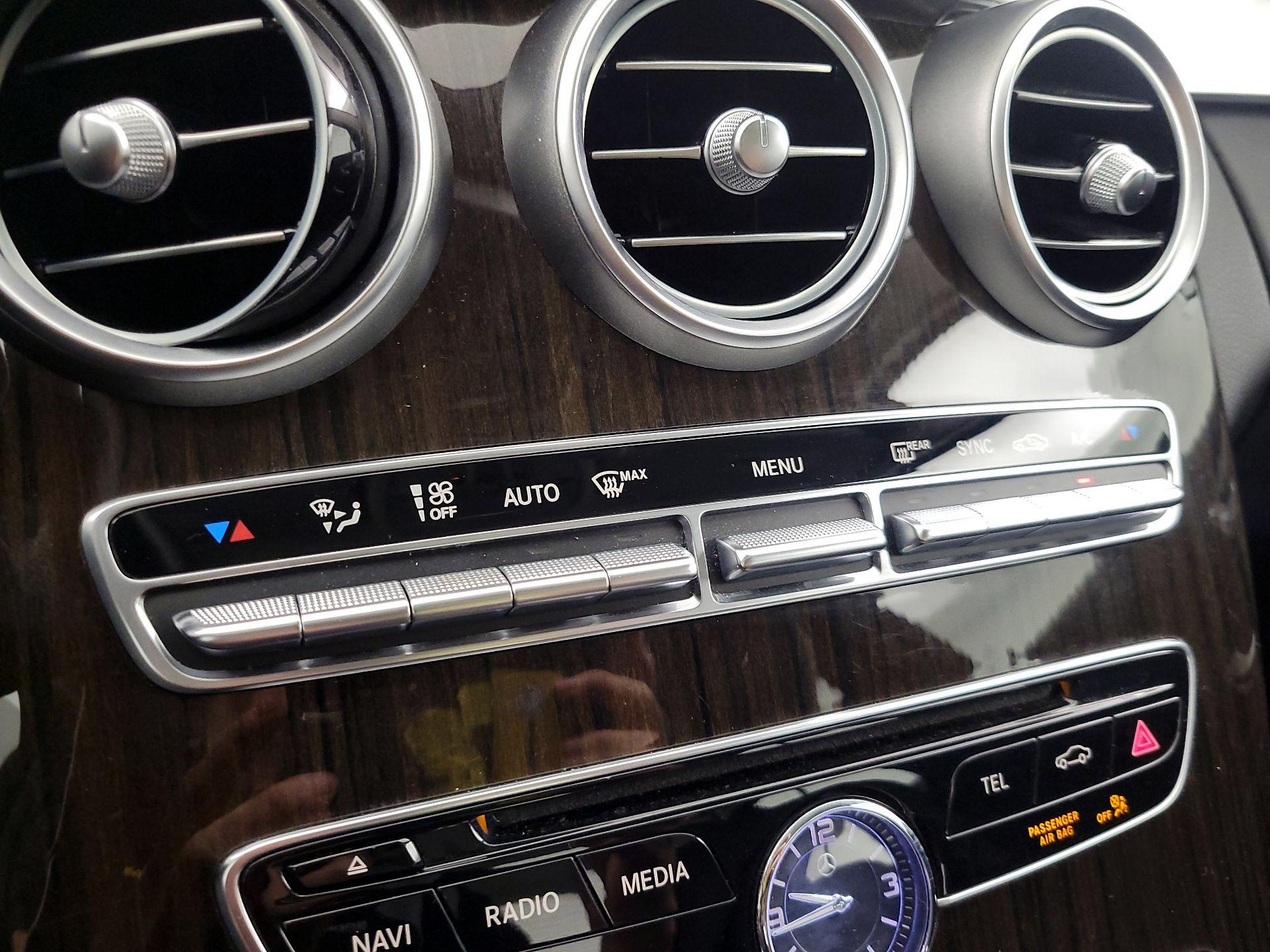 Thumbnail: 2015 Mercedes-Benz C-Class - 16