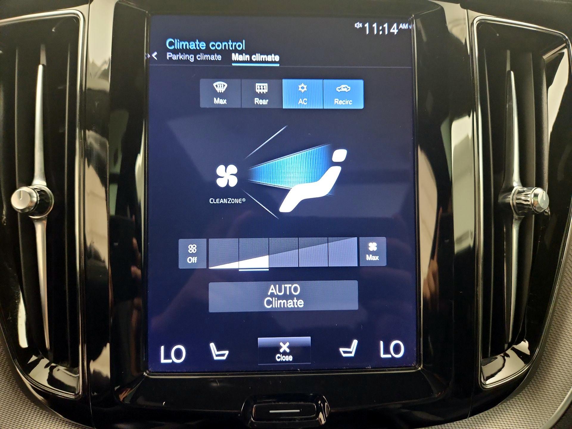 Thumbnail: 2021 Volvo XC60 - 17