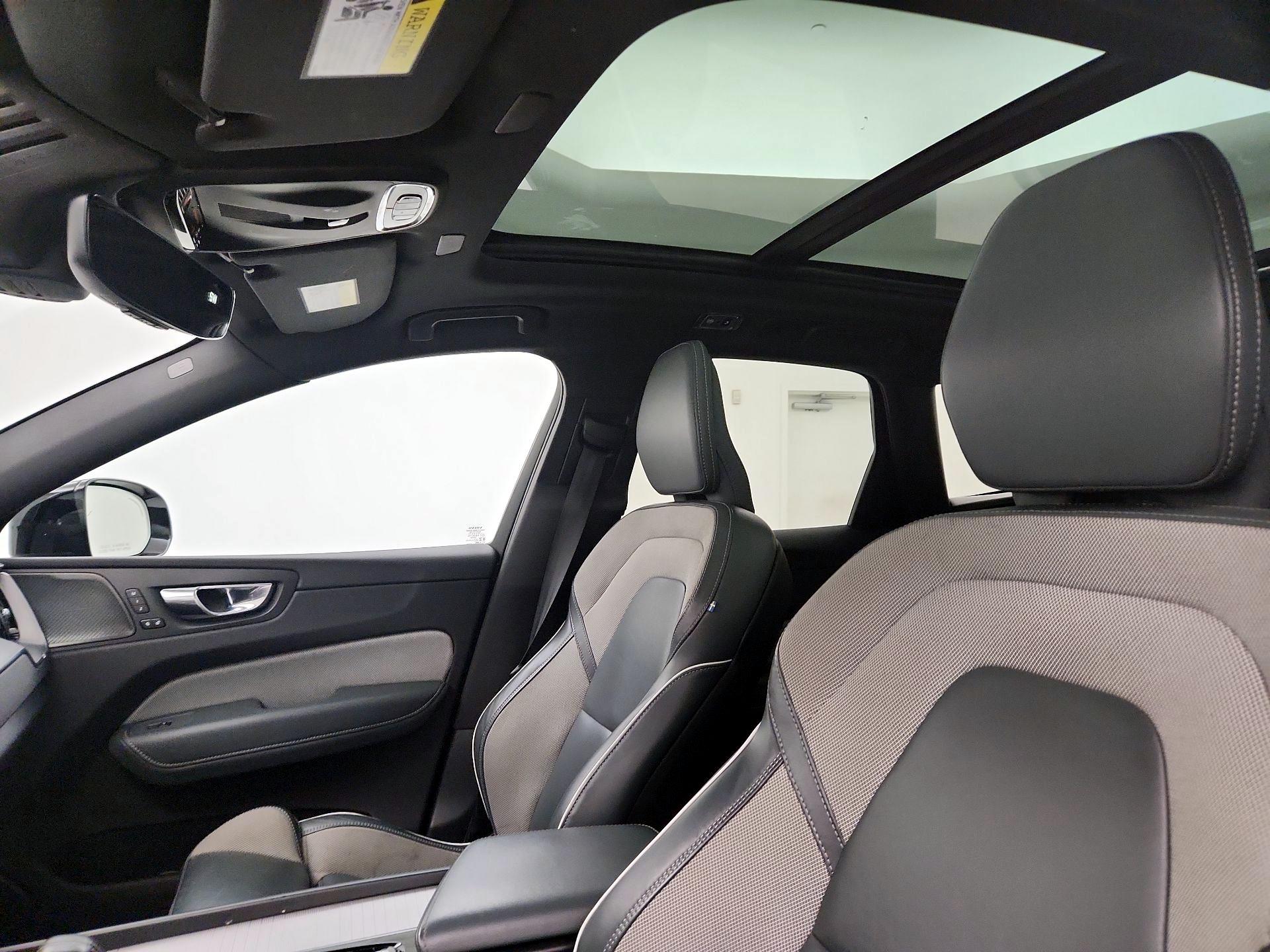 Thumbnail: 2021 Volvo XC60 - 19