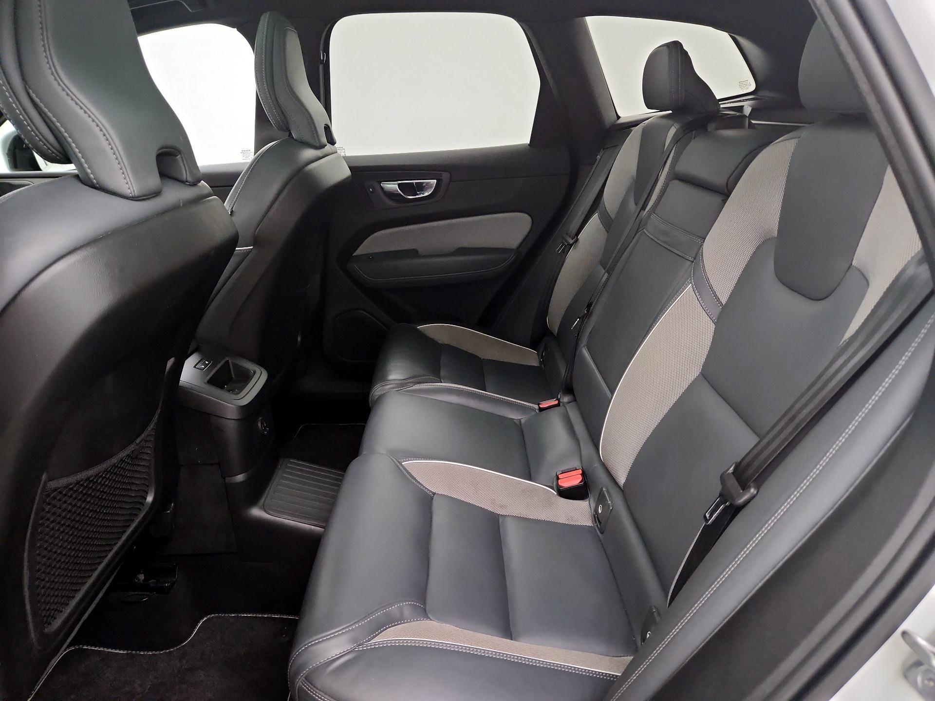 Thumbnail: 2021 Volvo XC60 - 20