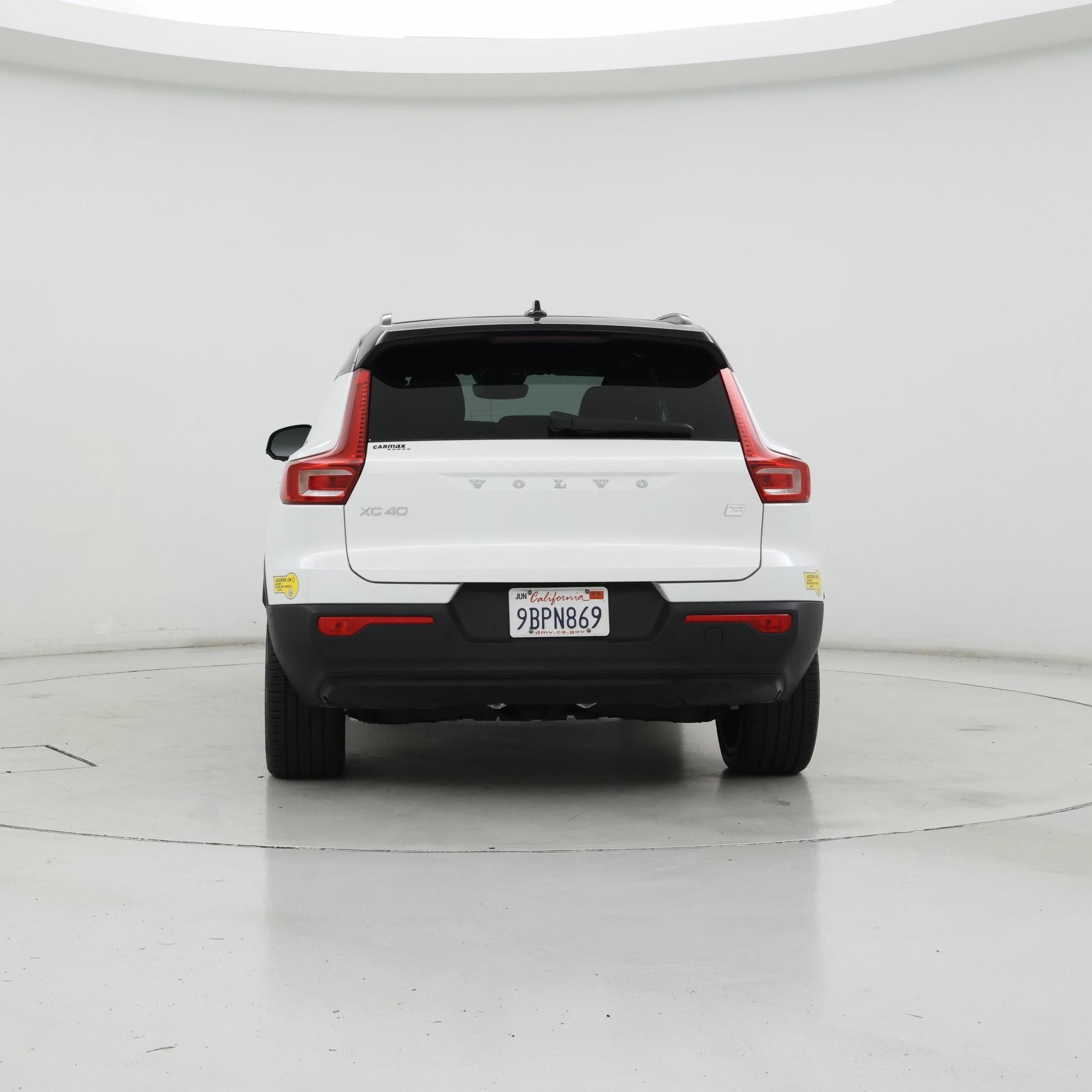 Thumbnail: 2022 Volvo XC40 - 6