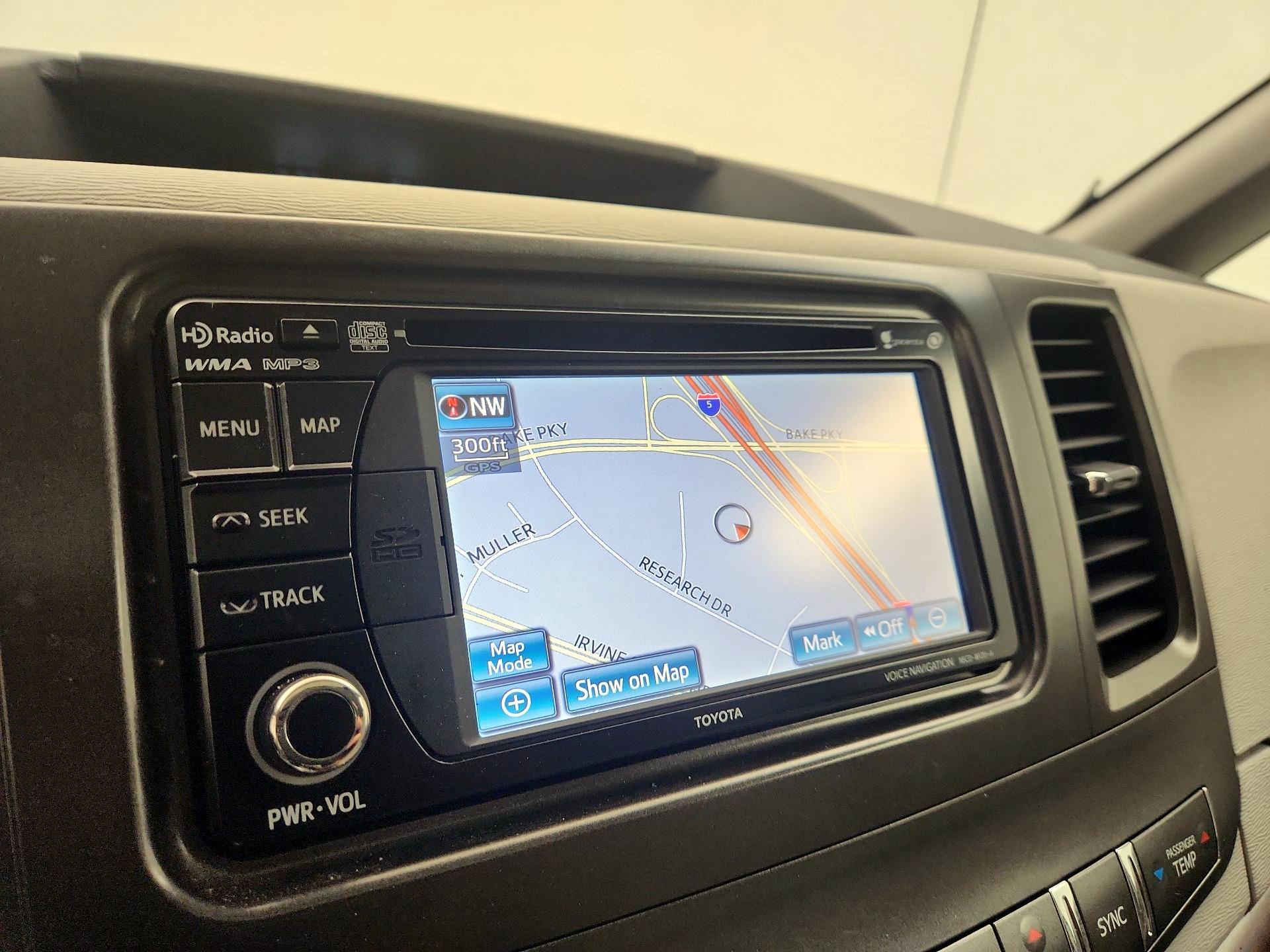 Thumbnail: 2014 Toyota Sienna - 14