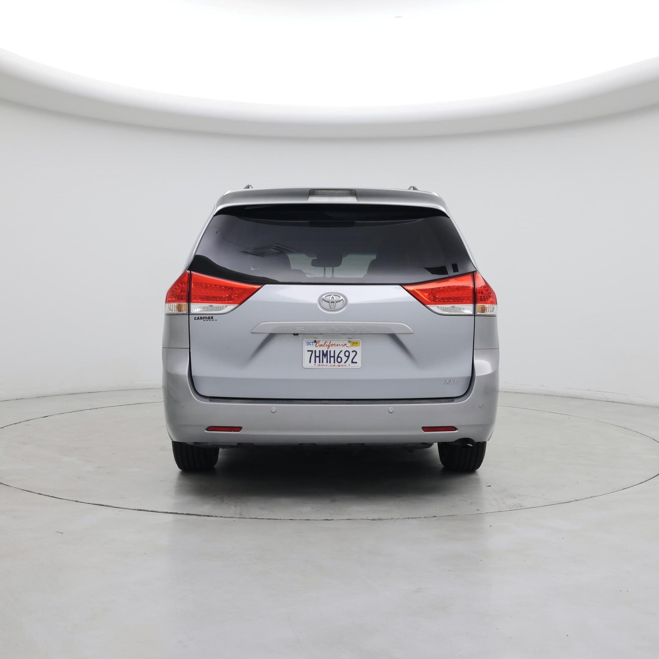 Thumbnail: 2014 Toyota Sienna - 6