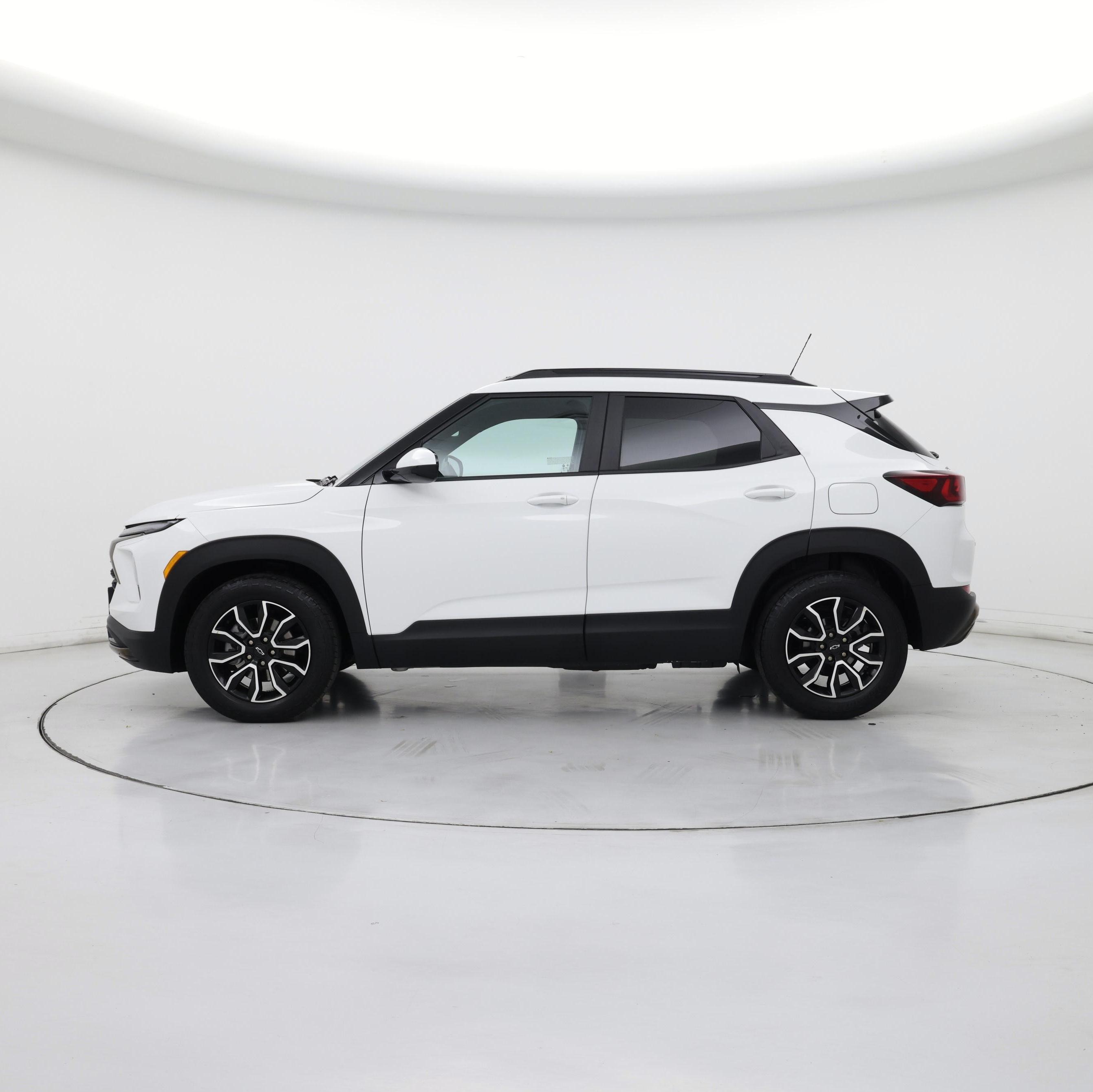 Thumbnail: 2024 Chevrolet TrailBlazer - 3