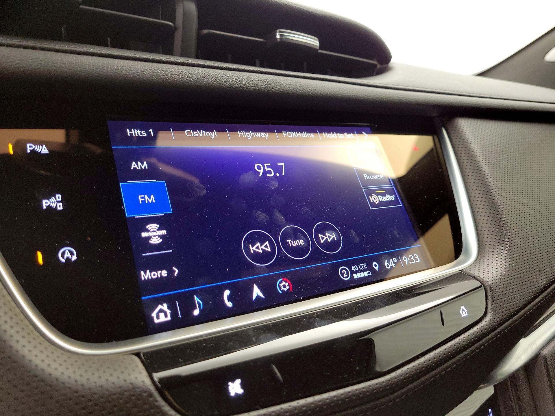 Thumbnail: 2024 Cadillac XT5 - 15