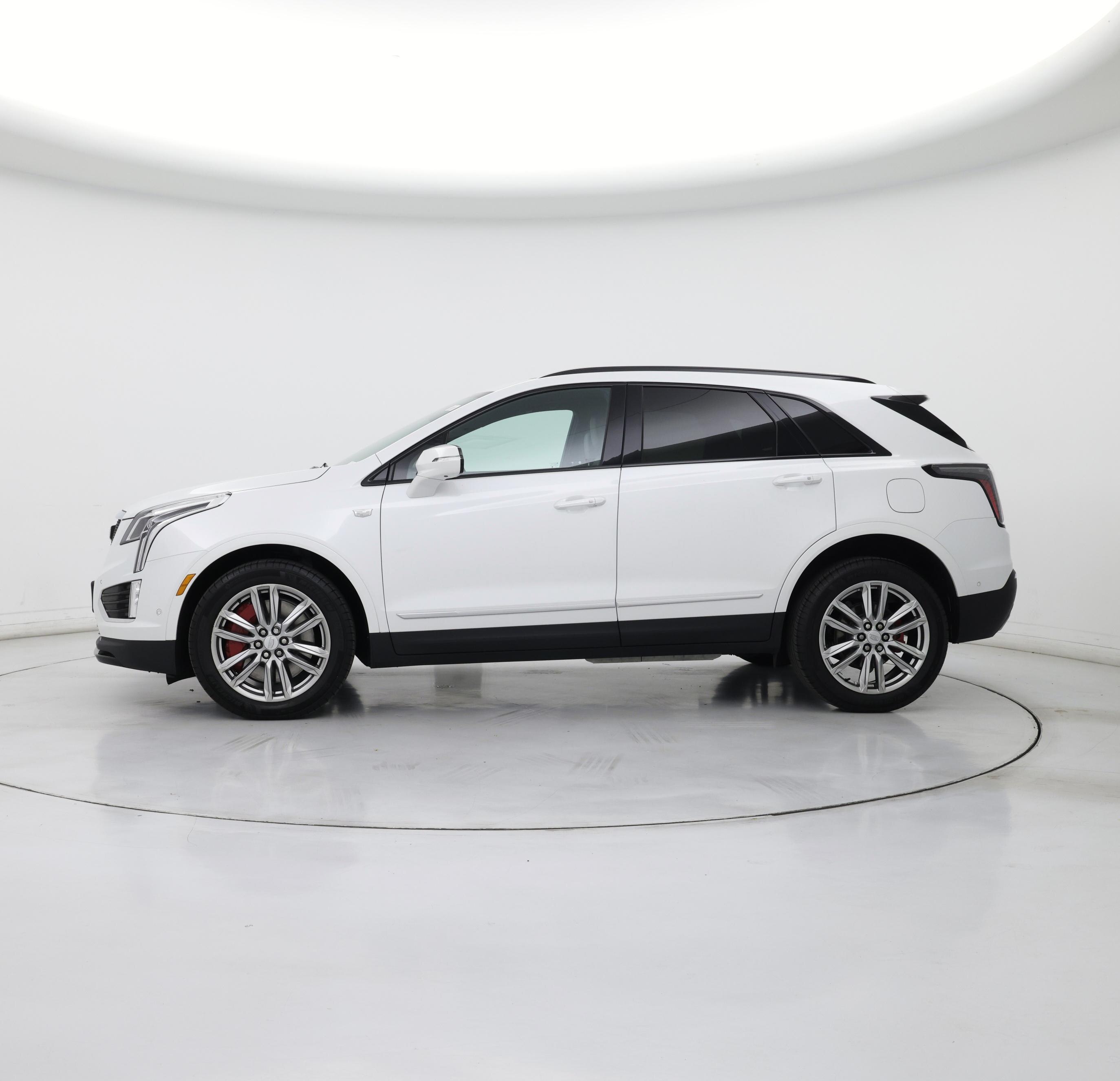 Thumbnail: 2024 Cadillac XT5 - 3