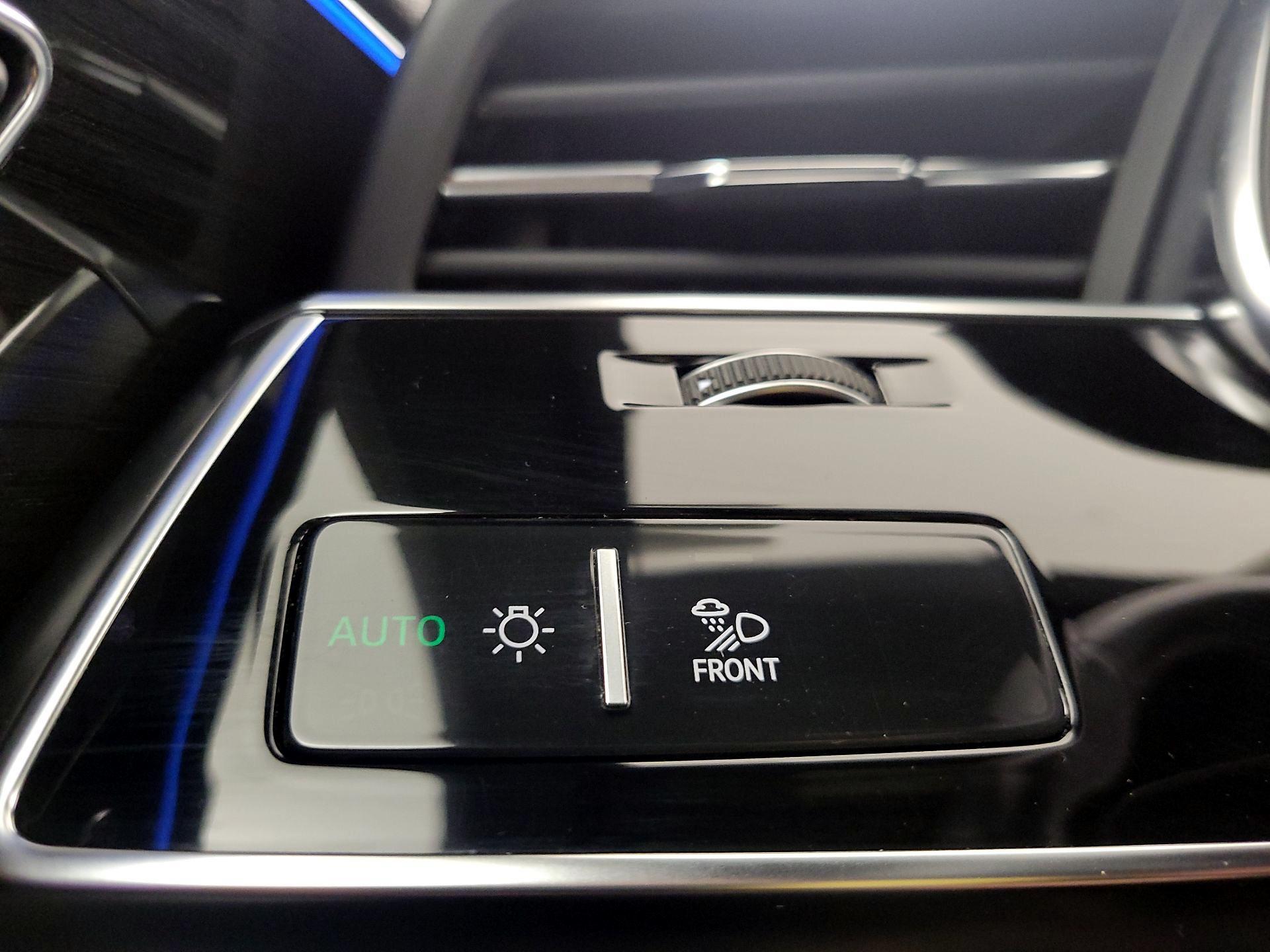 Thumbnail: 2020 Audi Q8 - 13