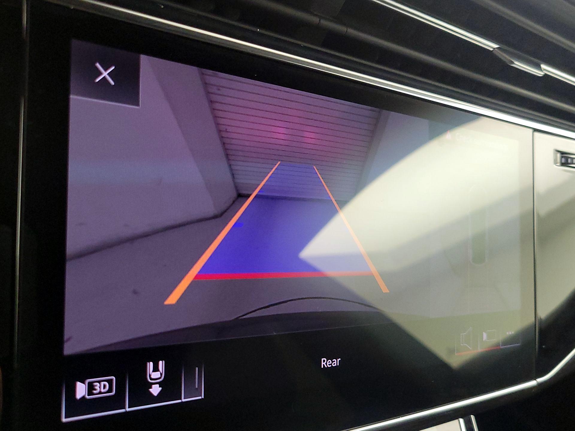 Thumbnail: 2020 Audi Q8 - 15