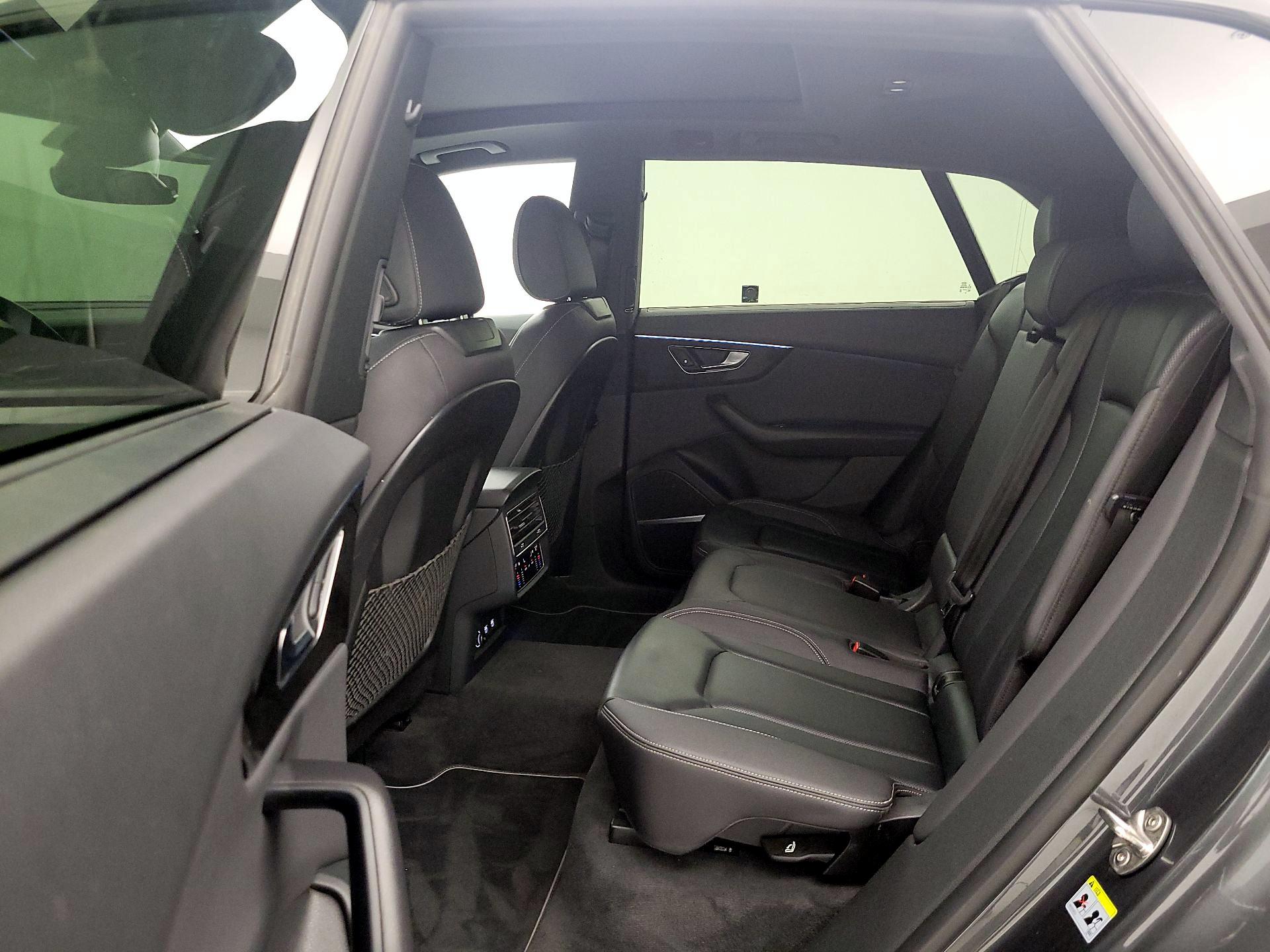Thumbnail: 2020 Audi Q8 - 20