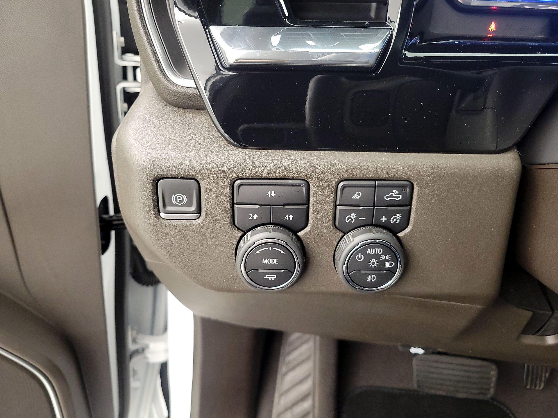 Thumbnail: 2024 Chevrolet Silverado 3500 - 13