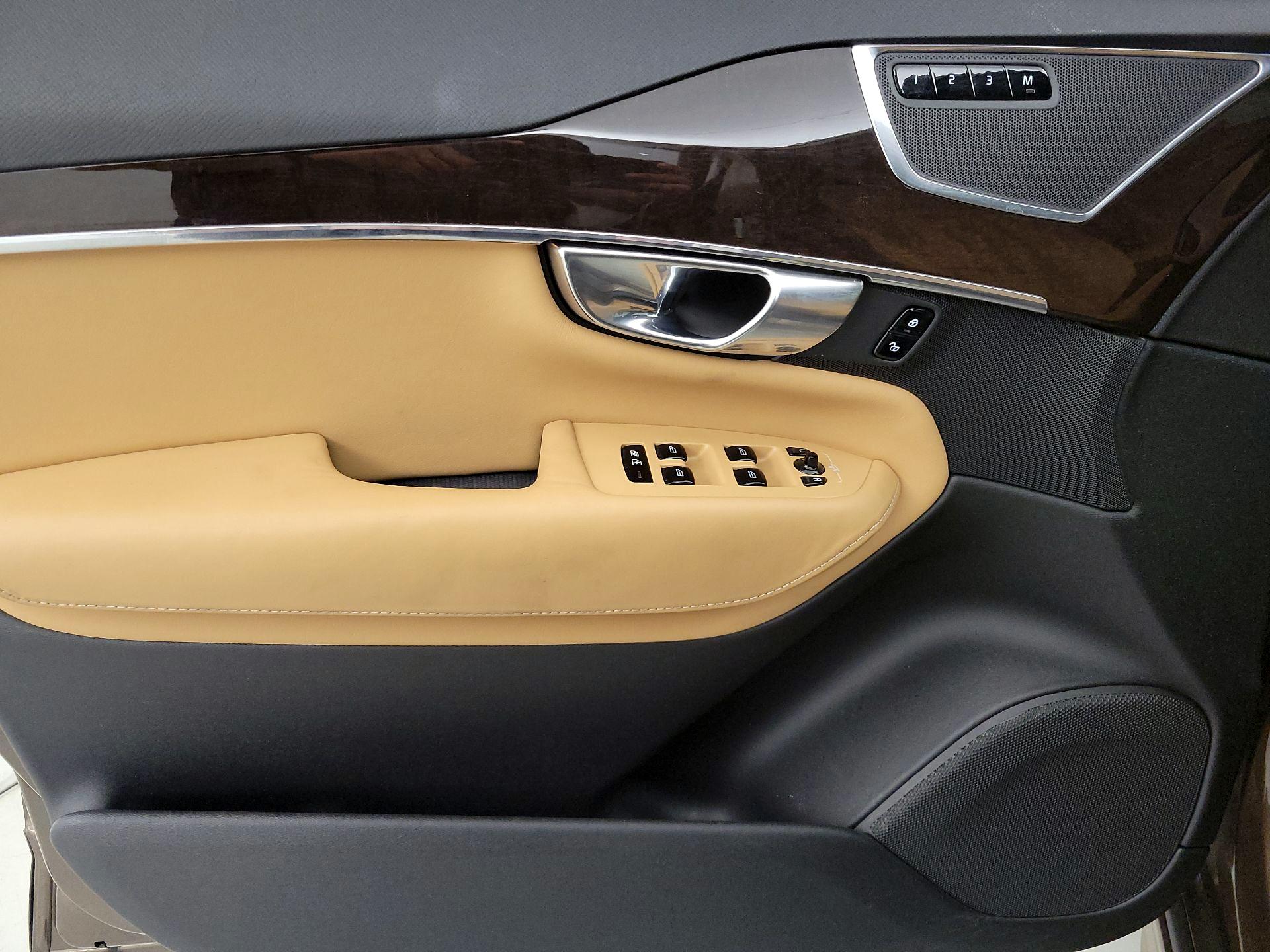 Thumbnail: 2017 Volvo XC90 - 12