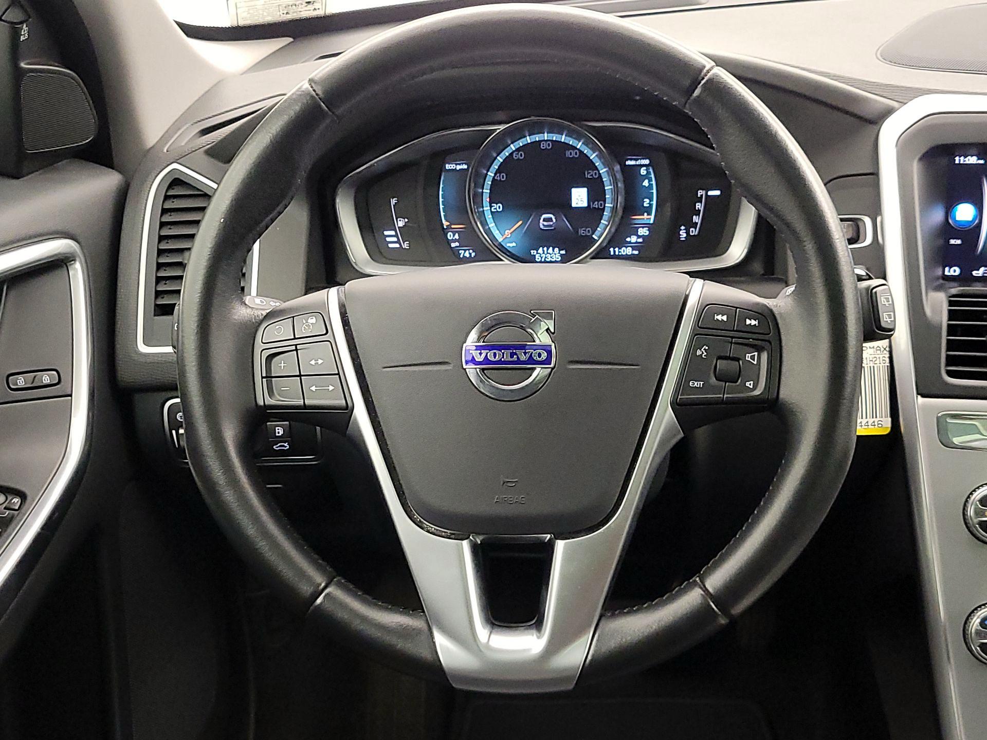Thumbnail: 2017 Volvo XC60 - 10