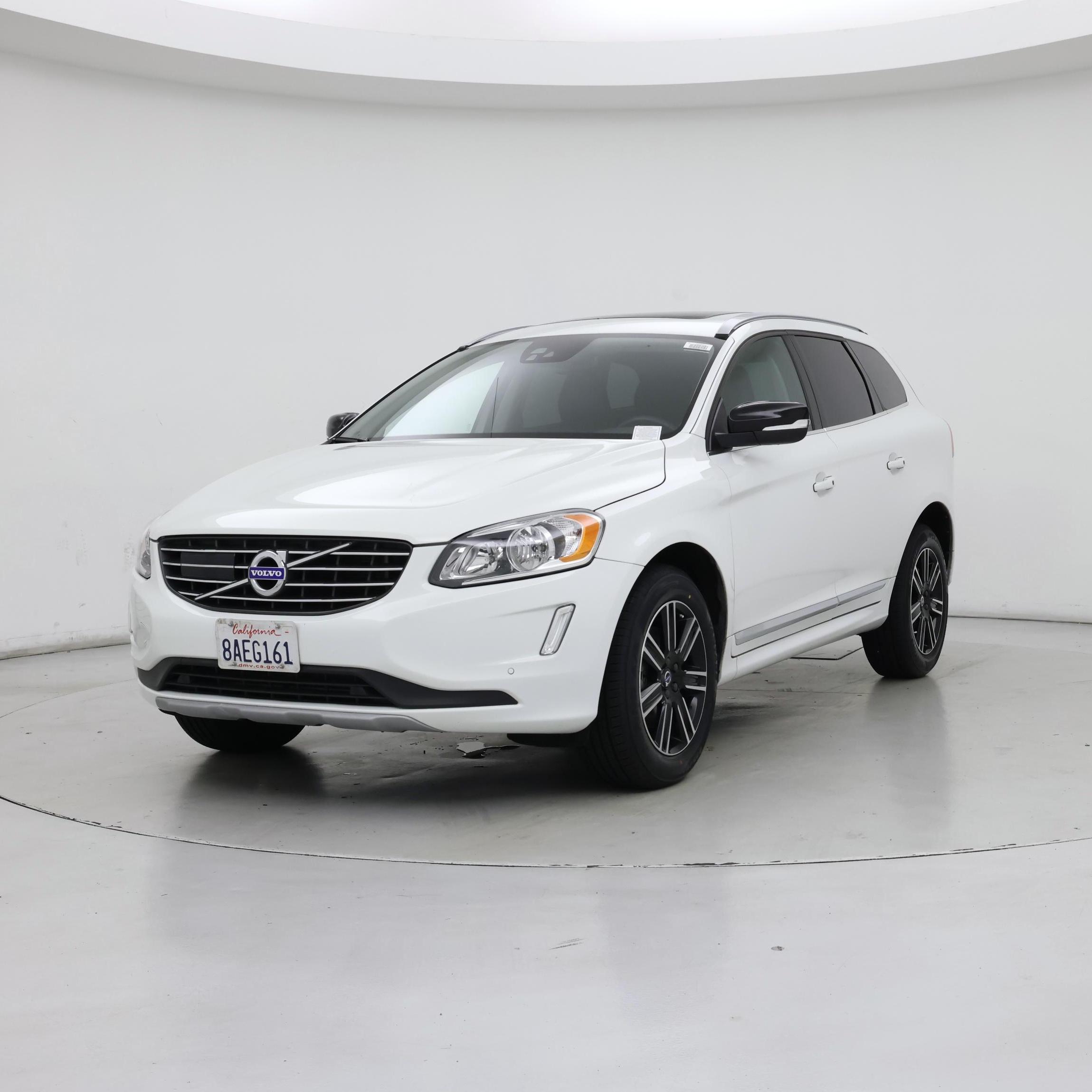 Thumbnail: 2017 Volvo XC60 - 4