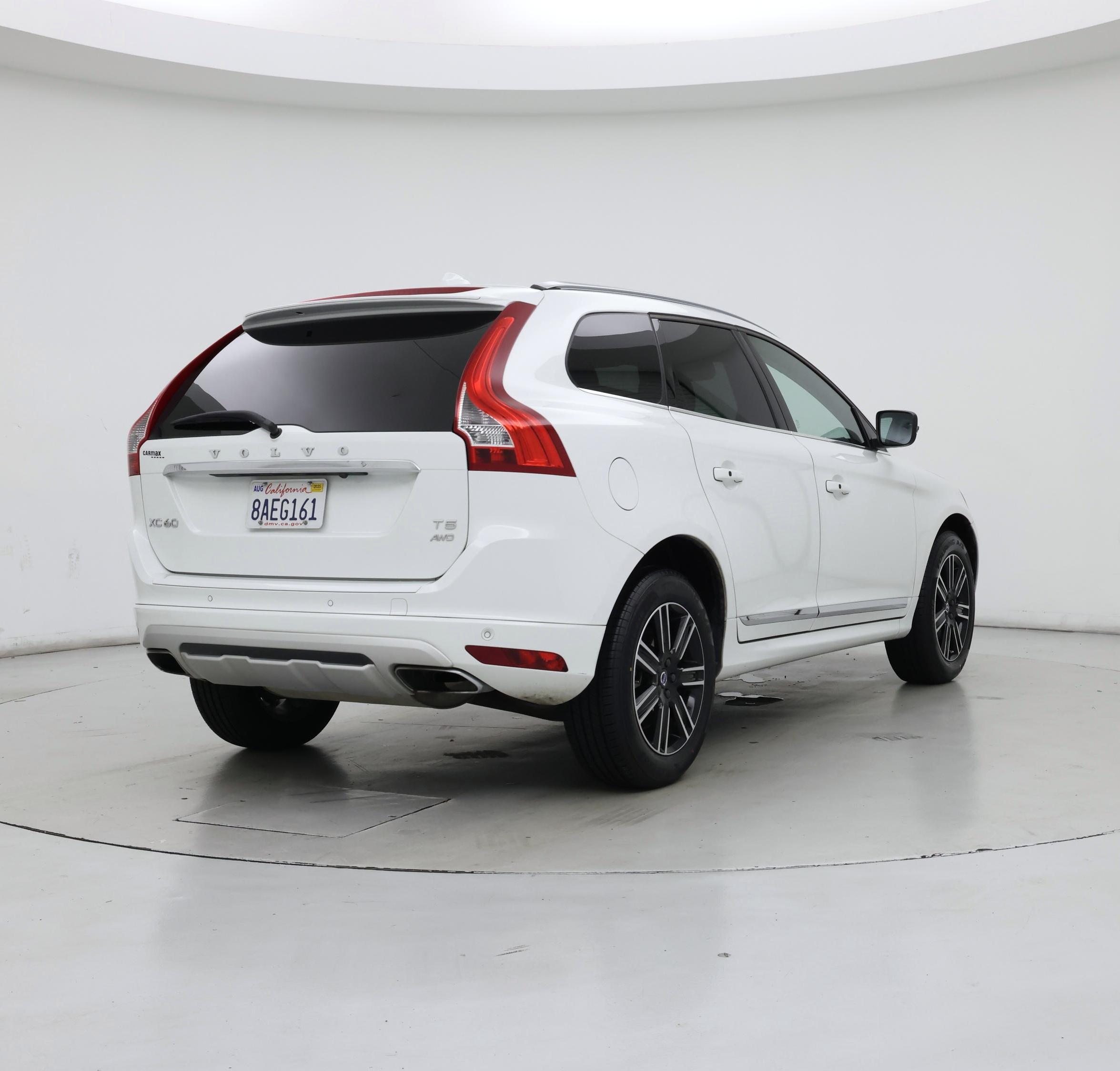 Thumbnail: 2017 Volvo XC60 - 8