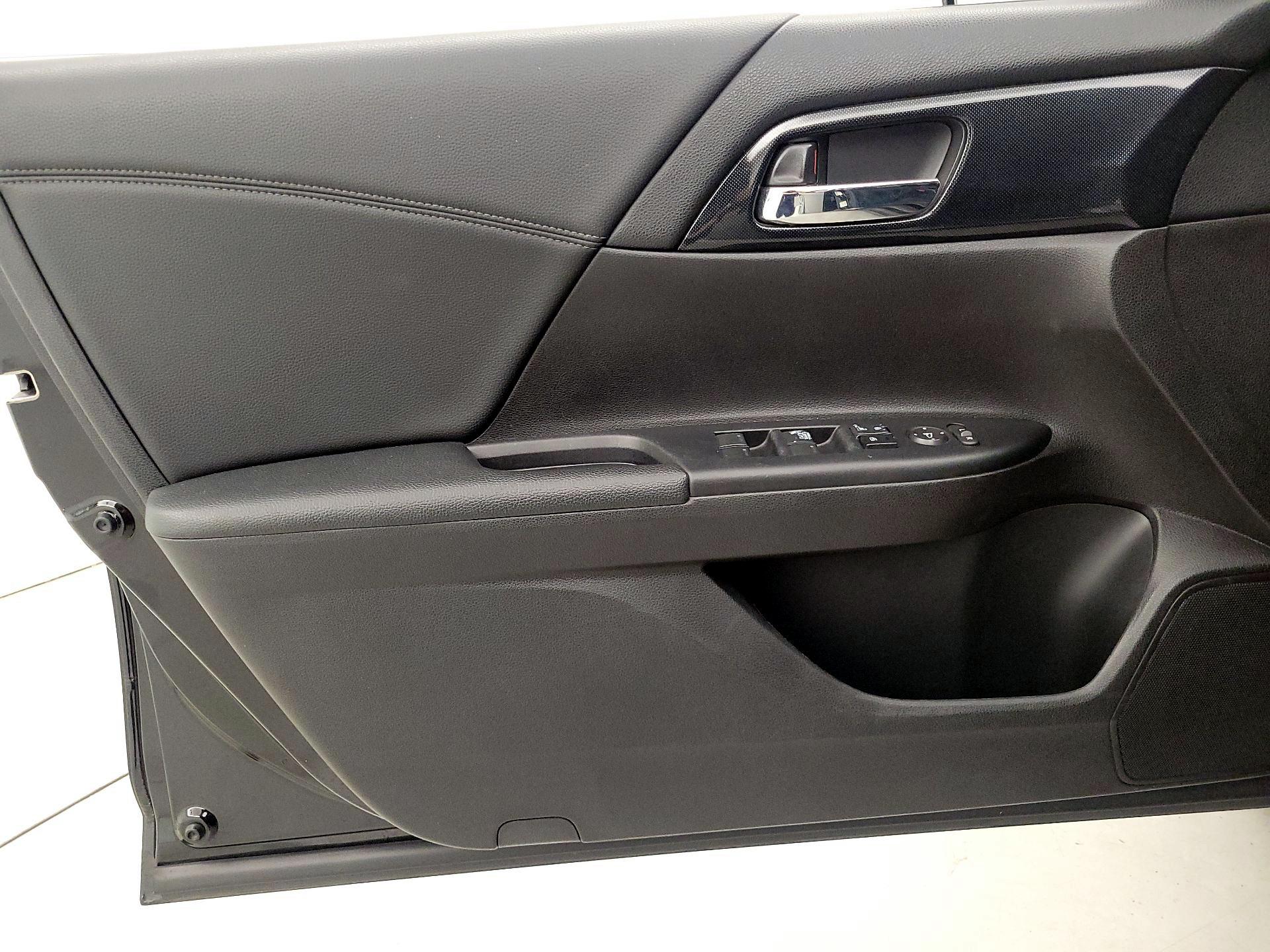 Thumbnail: 2015 Honda Accord - 12