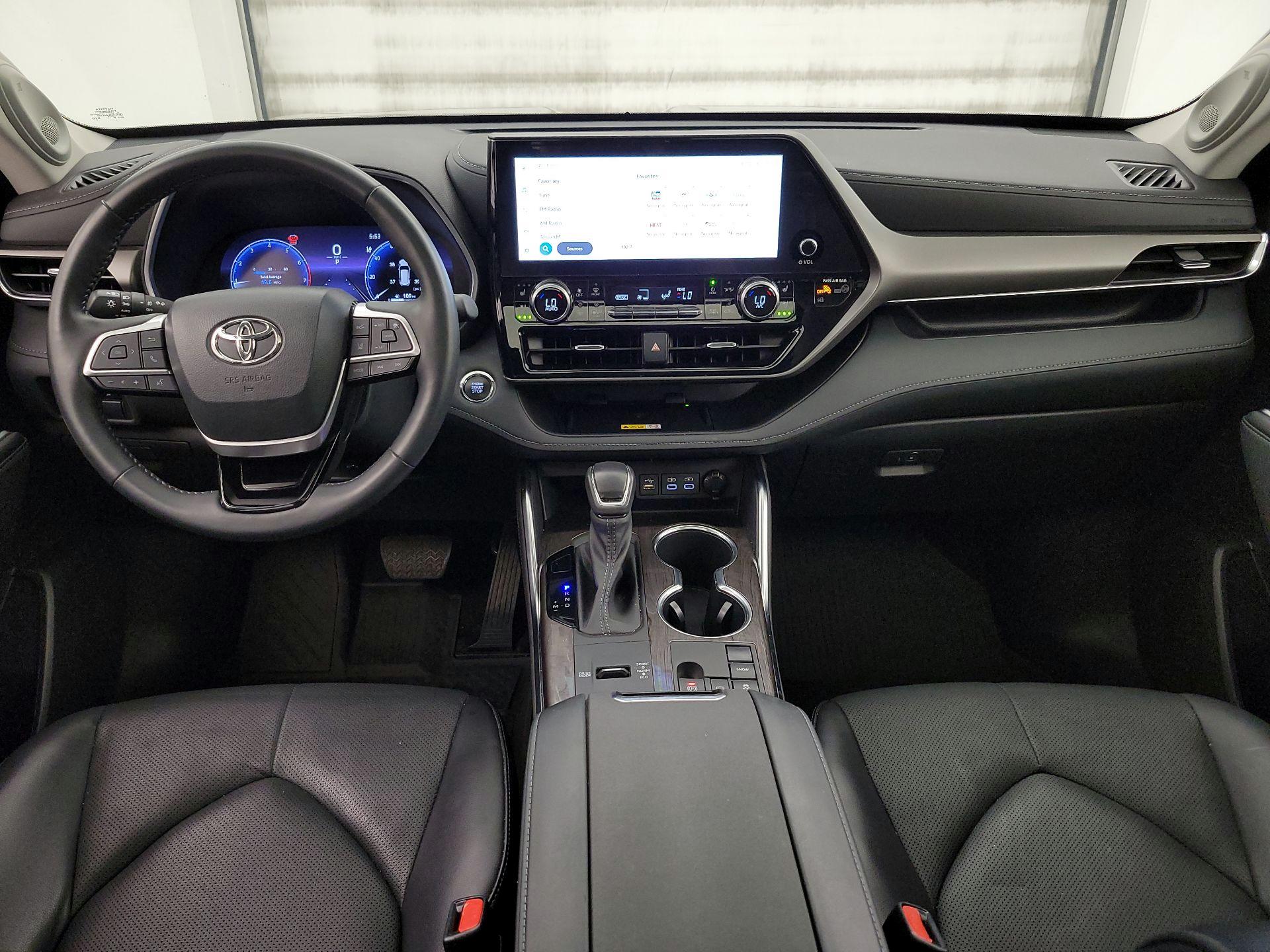 Thumbnail: 2023 Toyota Highlander - 9