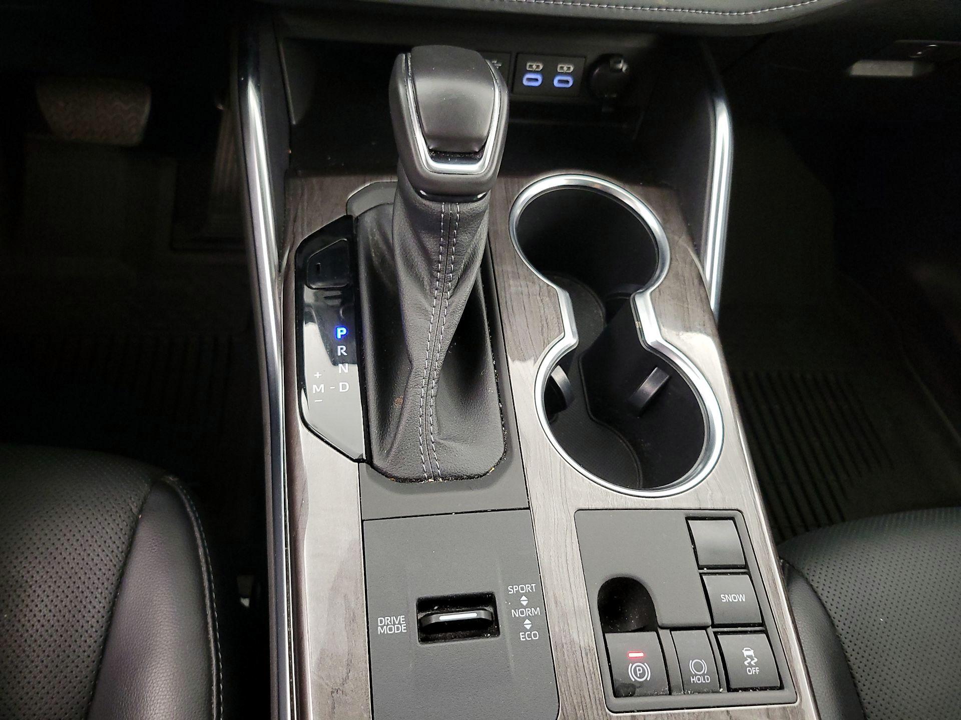 Thumbnail: 2023 Toyota Highlander - 17