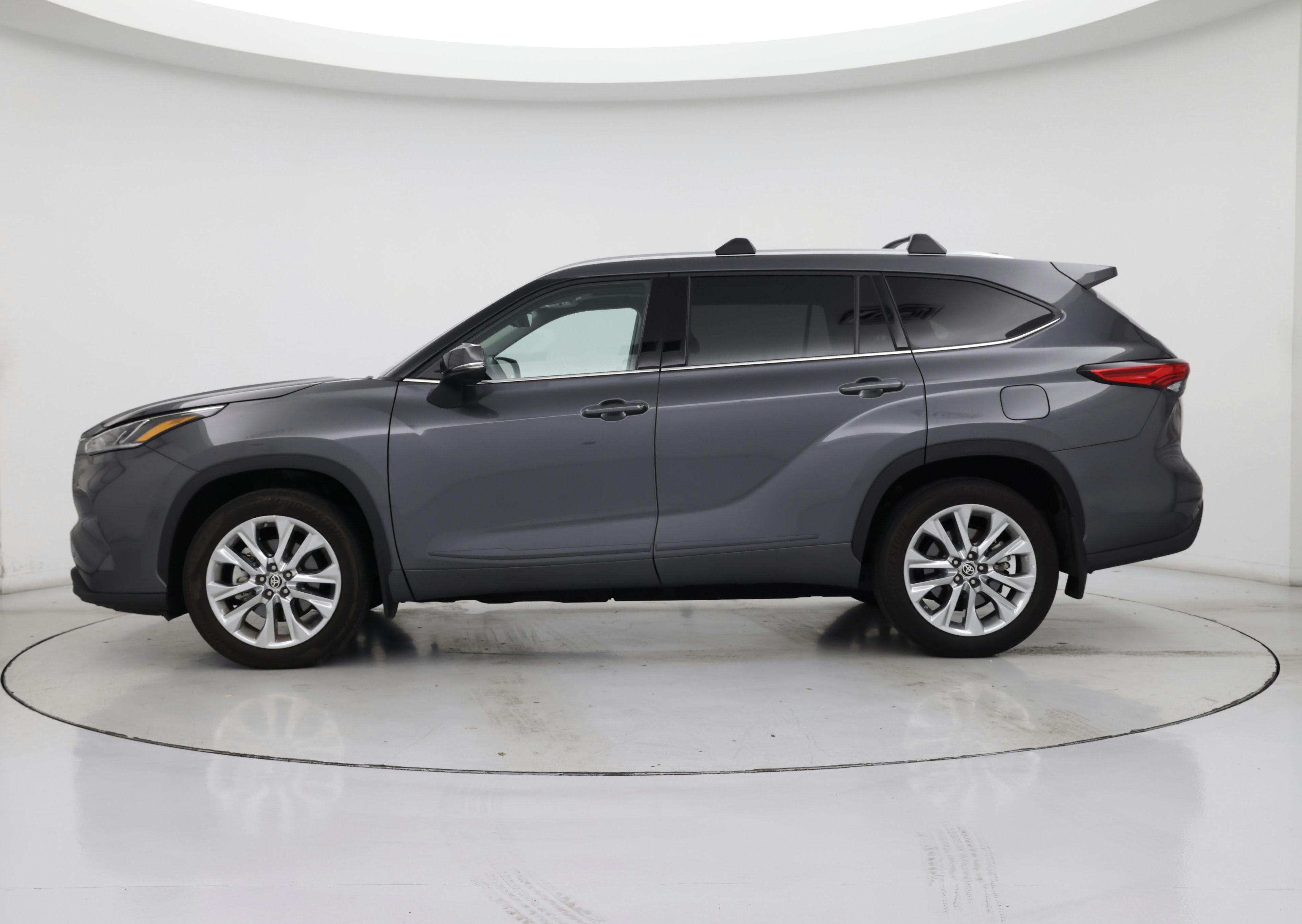Thumbnail: 2023 Toyota Highlander - 3