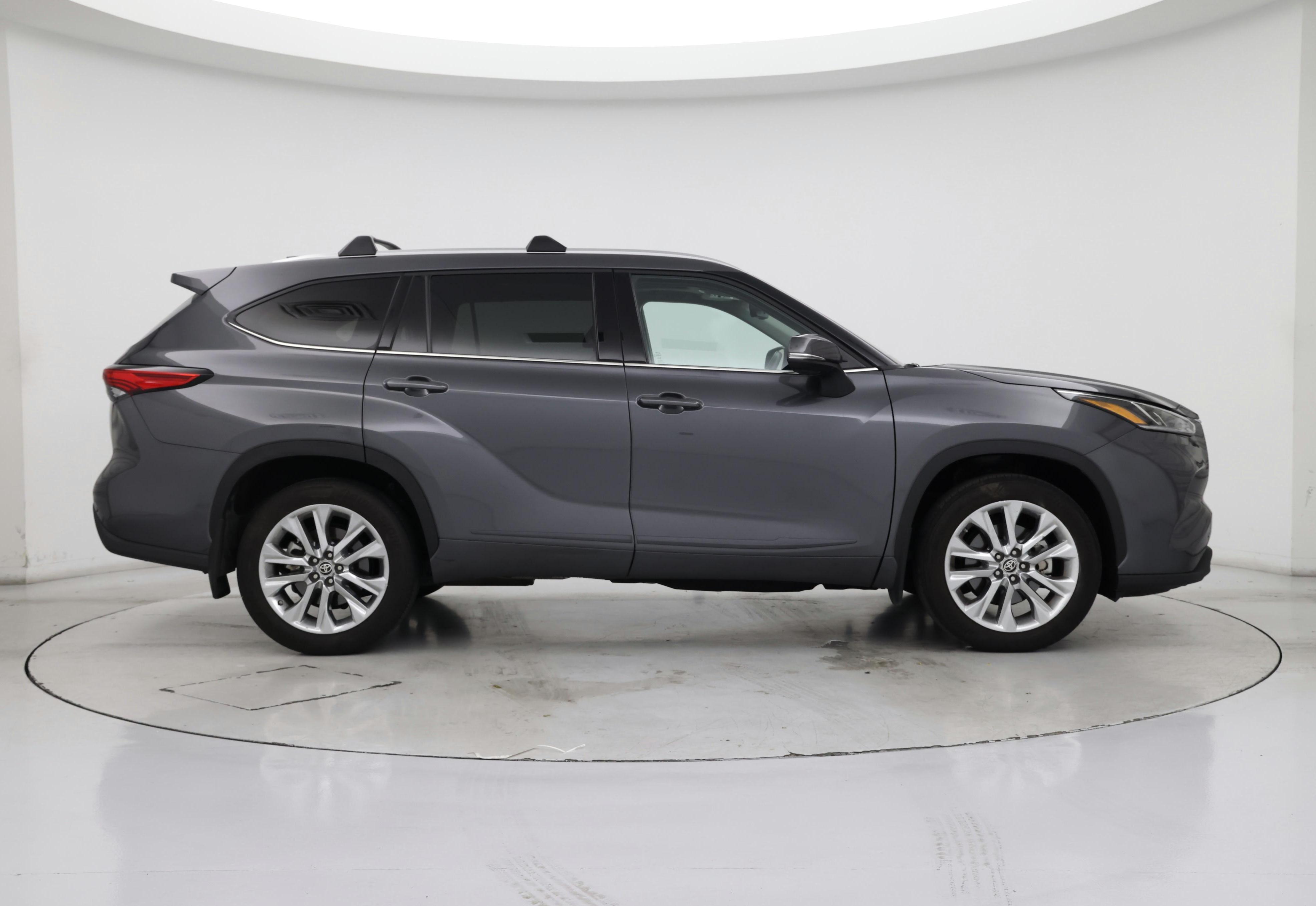 Thumbnail: 2023 Toyota Highlander - 7