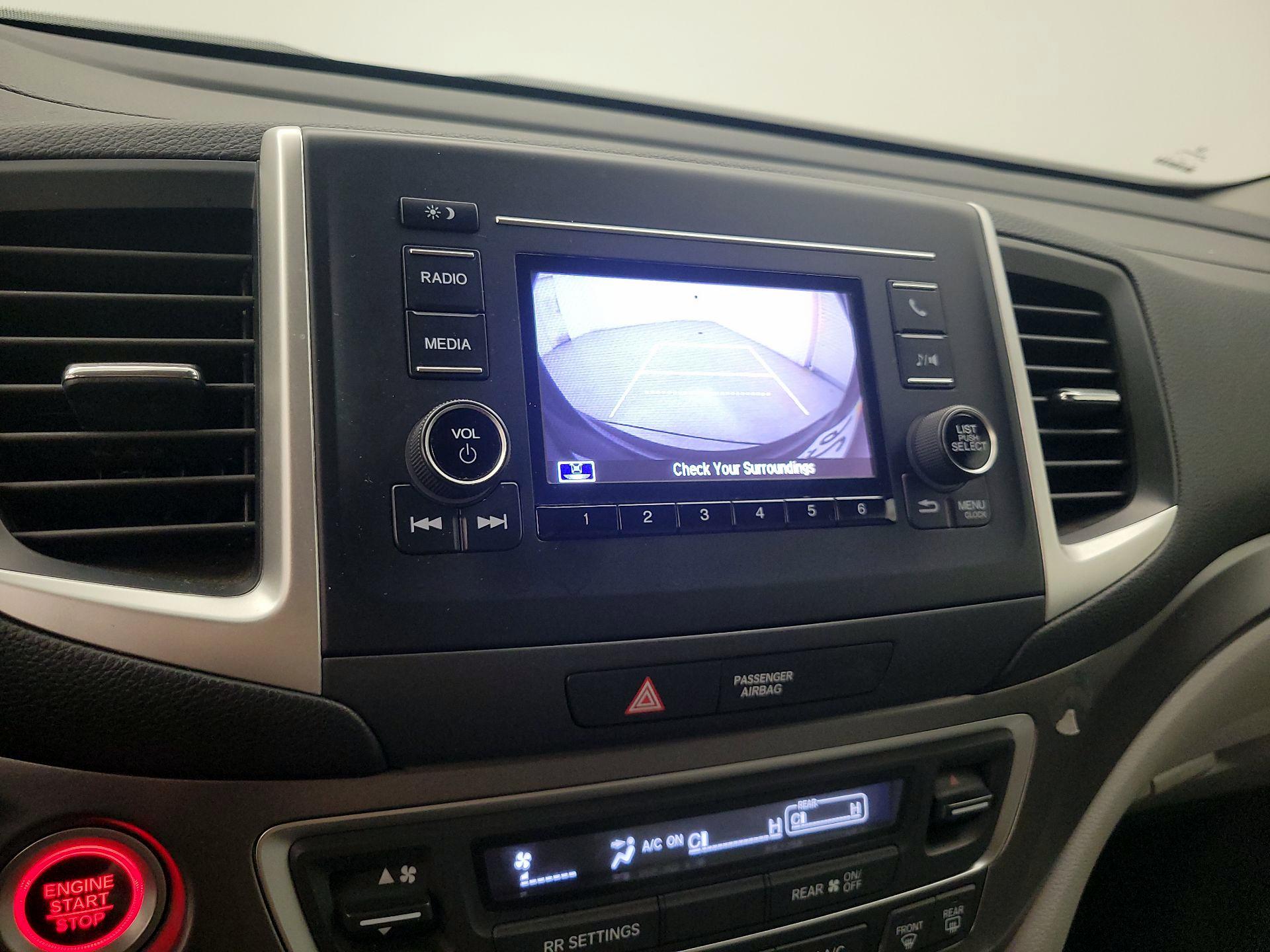 Thumbnail: 2019 Honda Pilot - 14
