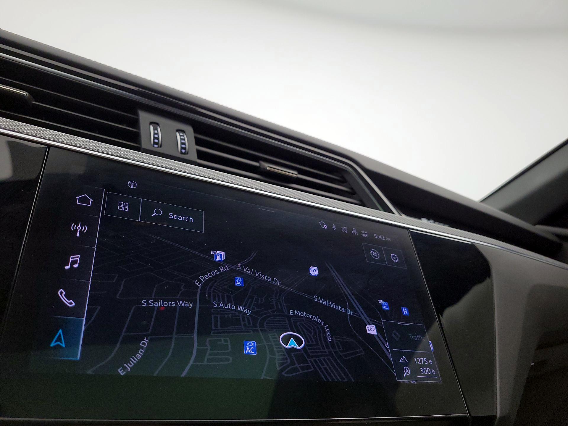 Thumbnail: 2024 Audi Q8 e-tron - 14