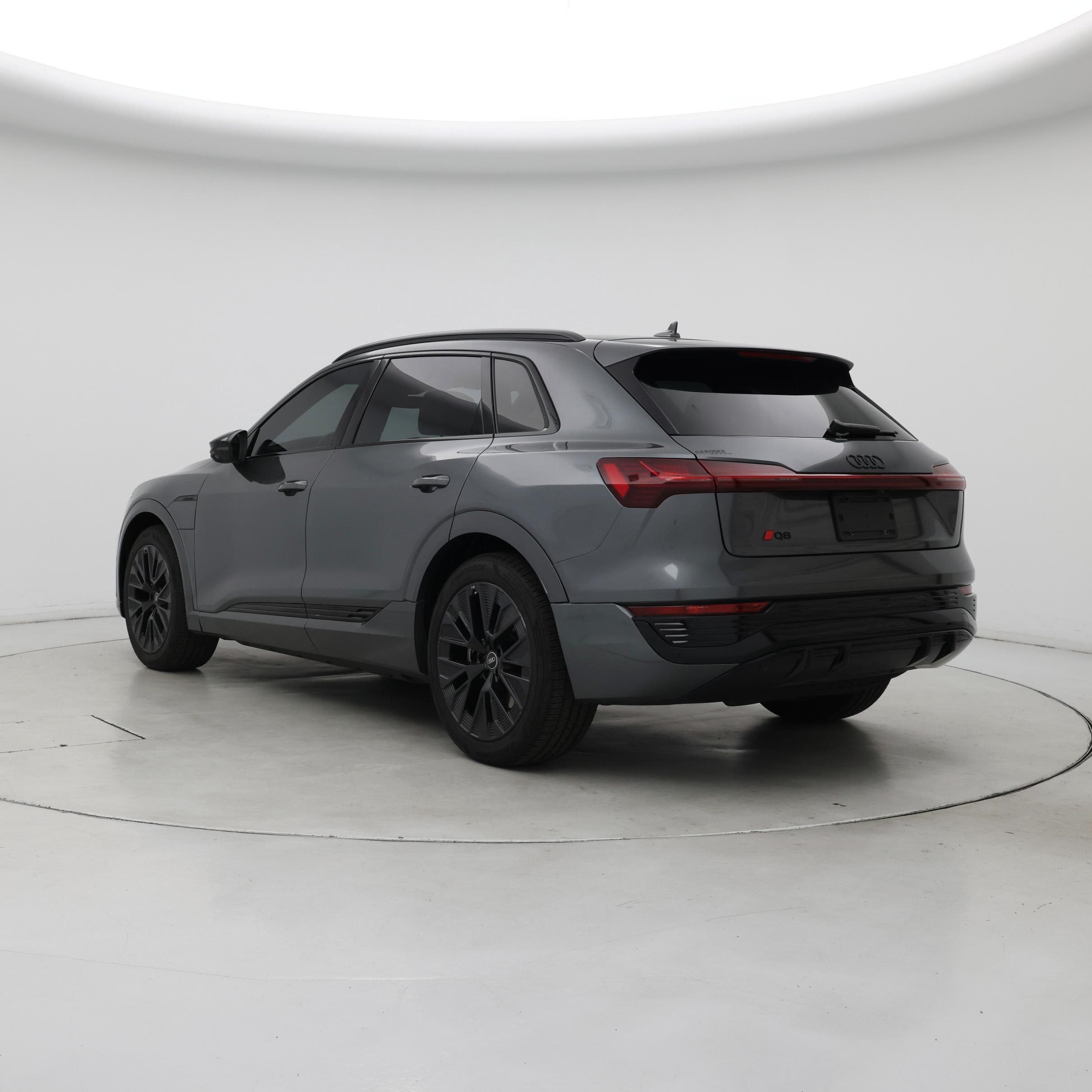 Thumbnail: 2024 Audi Q8 e-tron - 2