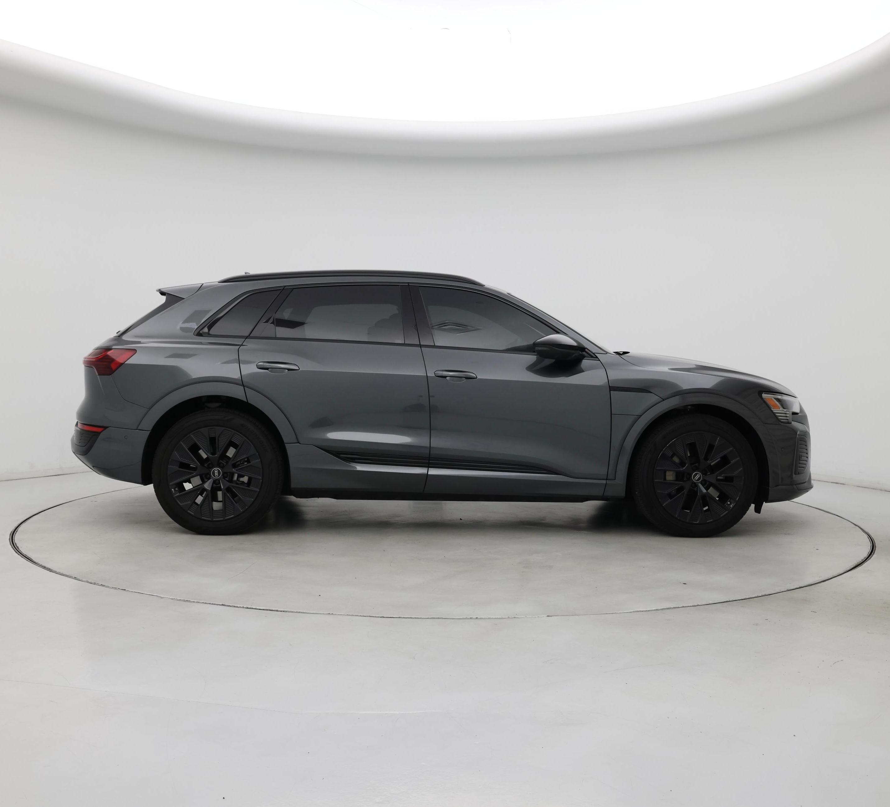 Thumbnail: 2024 Audi Q8 e-tron - 7
