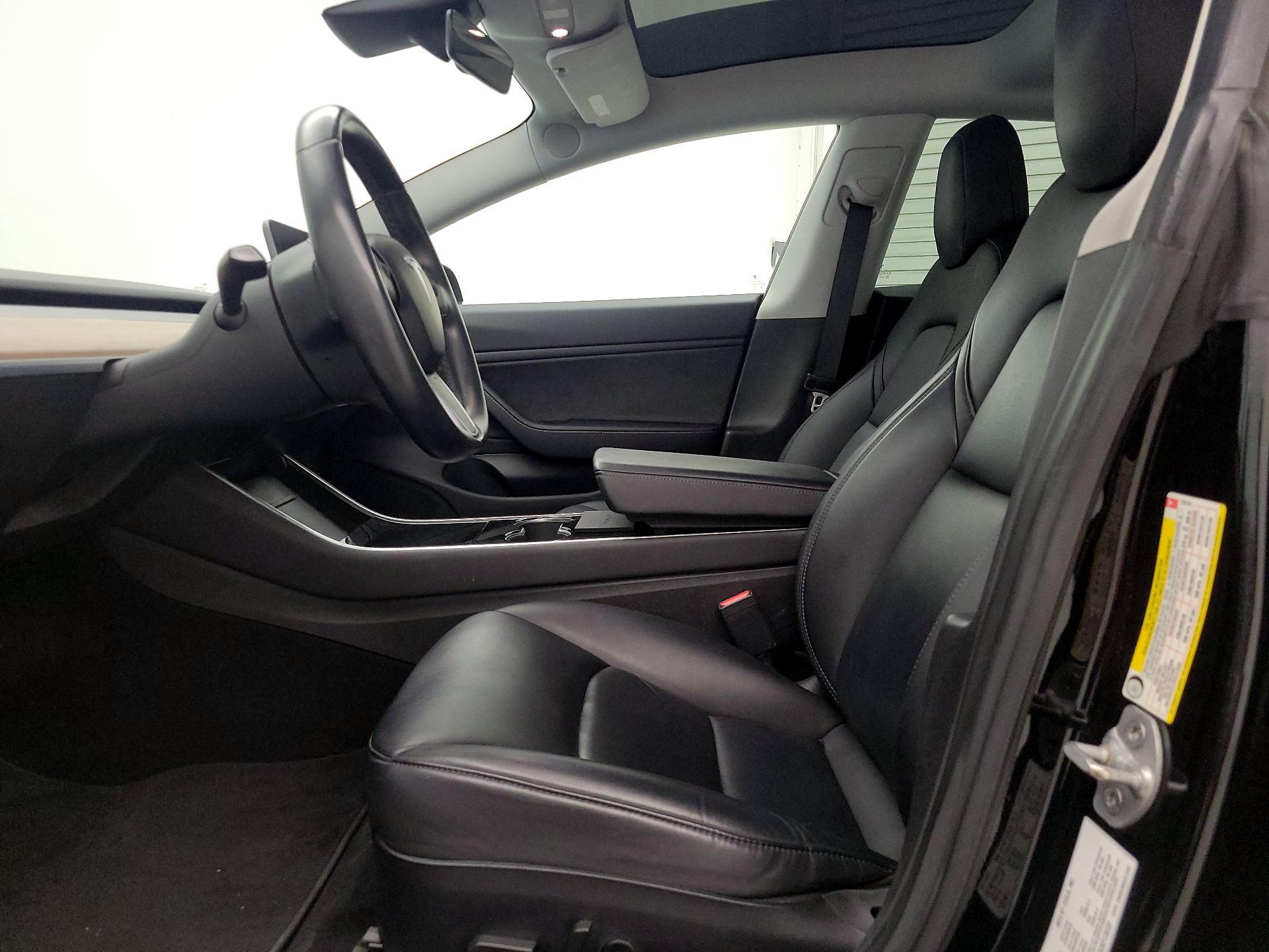 Thumbnail: 2019 Tesla Model 3 - 11