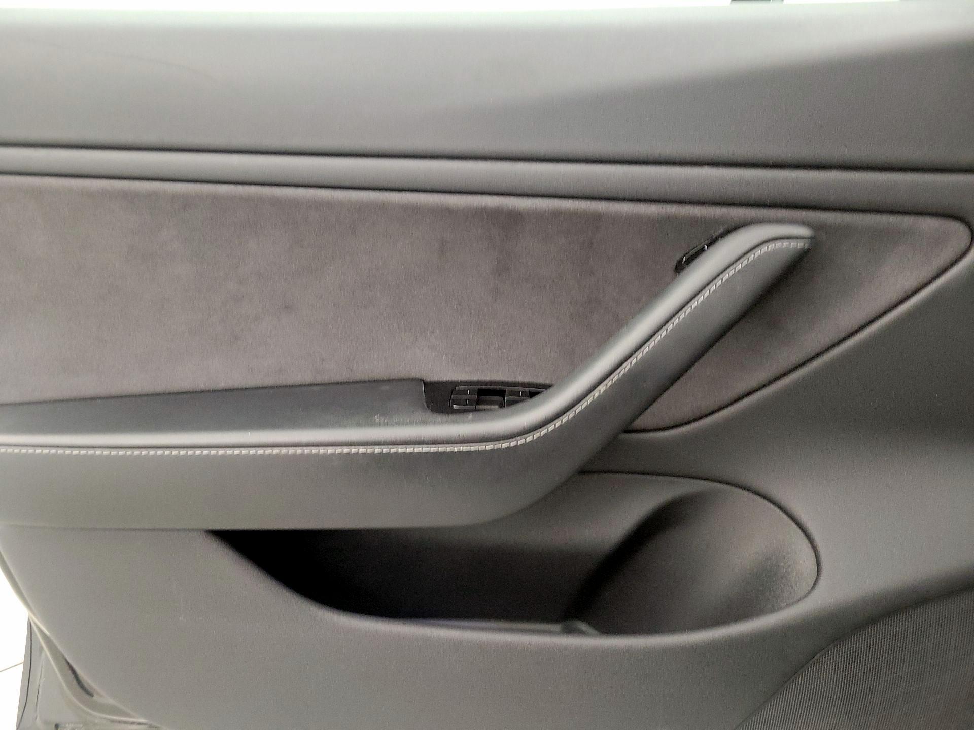 Thumbnail: 2019 Tesla Model 3 - 12