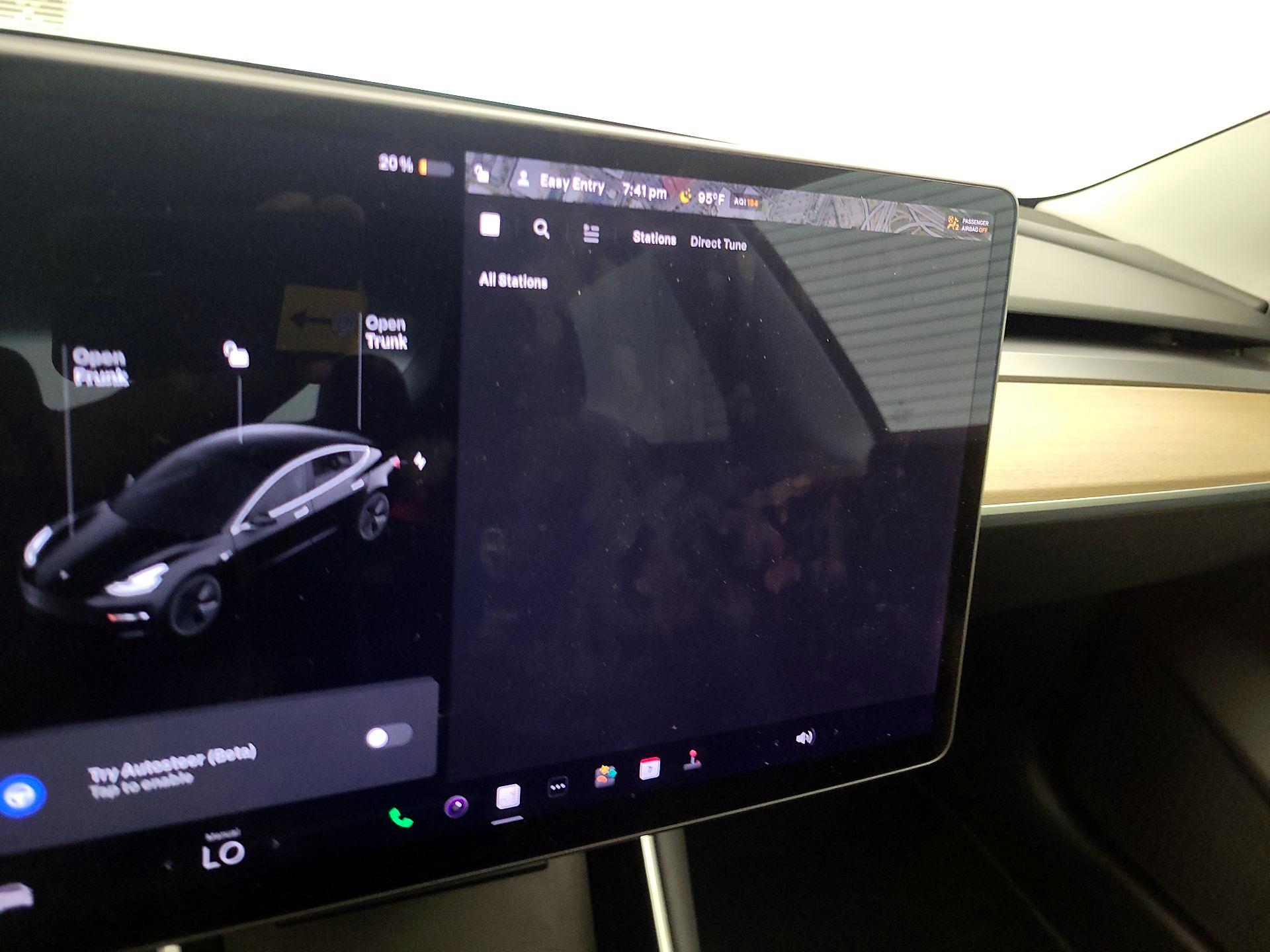 Thumbnail: 2019 Tesla Model 3 - 14