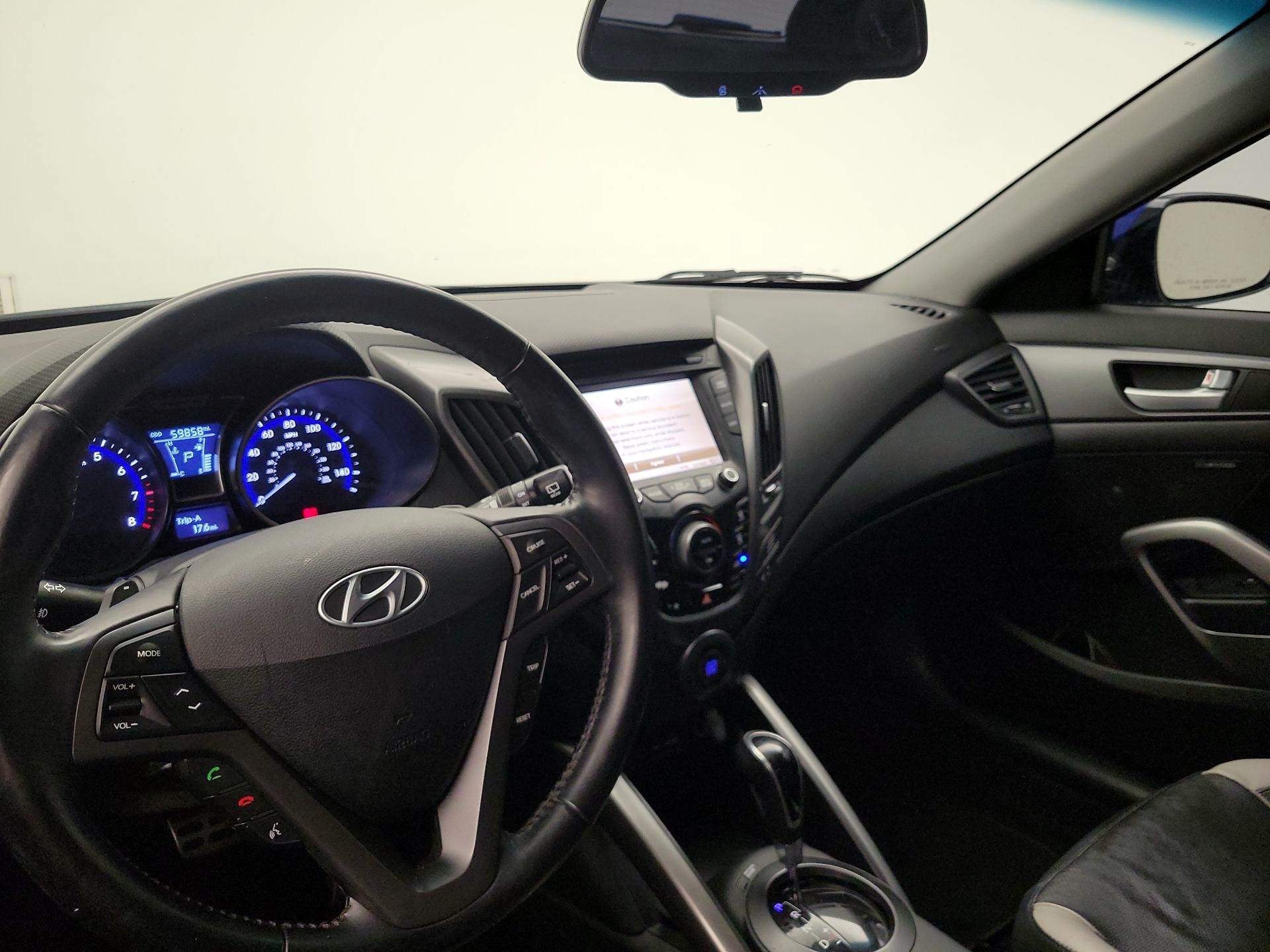 Thumbnail: 2015 Hyundai Veloster - 9