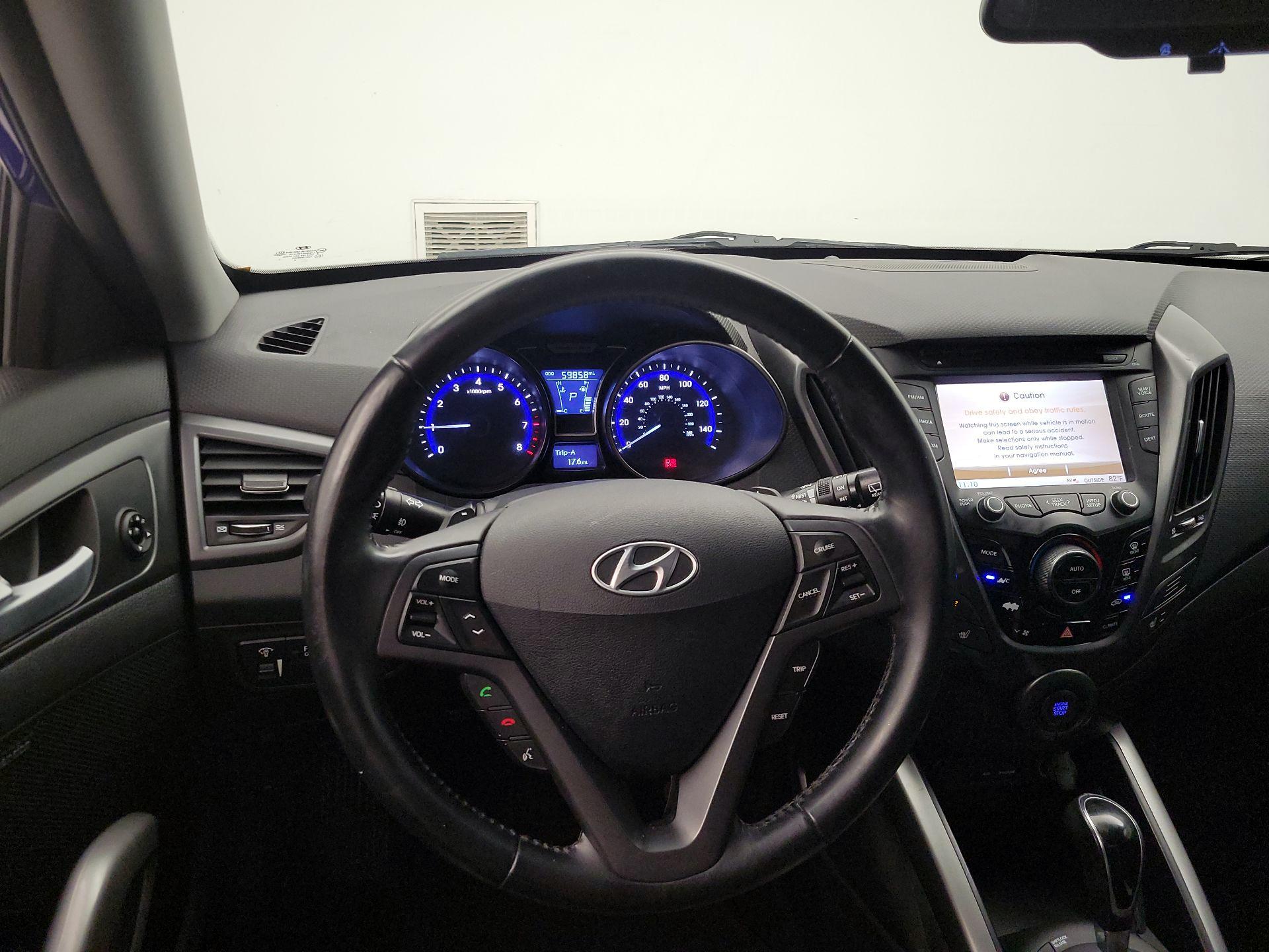 Thumbnail: 2015 Hyundai Veloster - 10