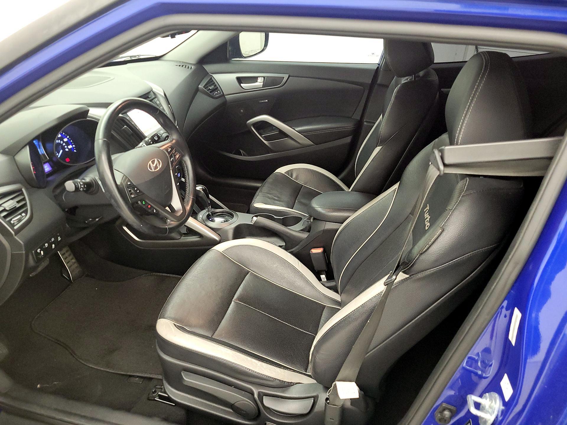 Thumbnail: 2015 Hyundai Veloster - 11