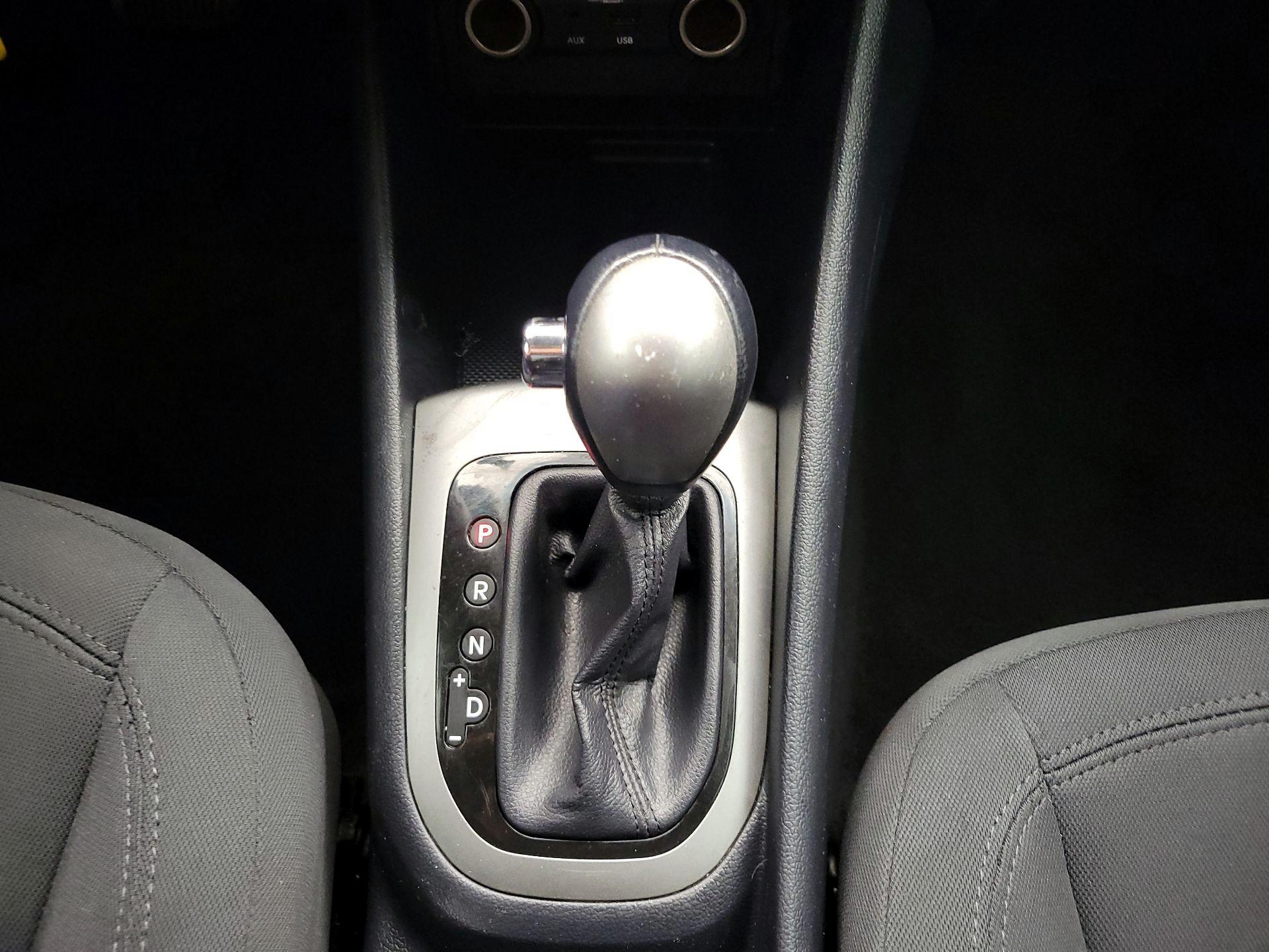 Thumbnail: 2013 Kia Rio5 - 17