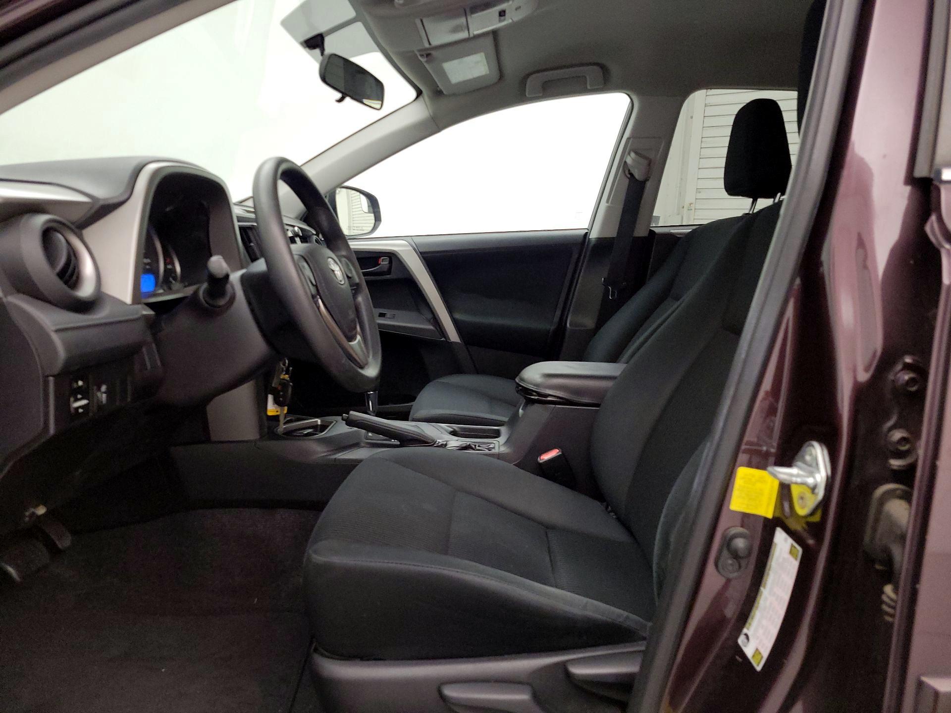 Thumbnail: 2016 Toyota RAV4 - 11