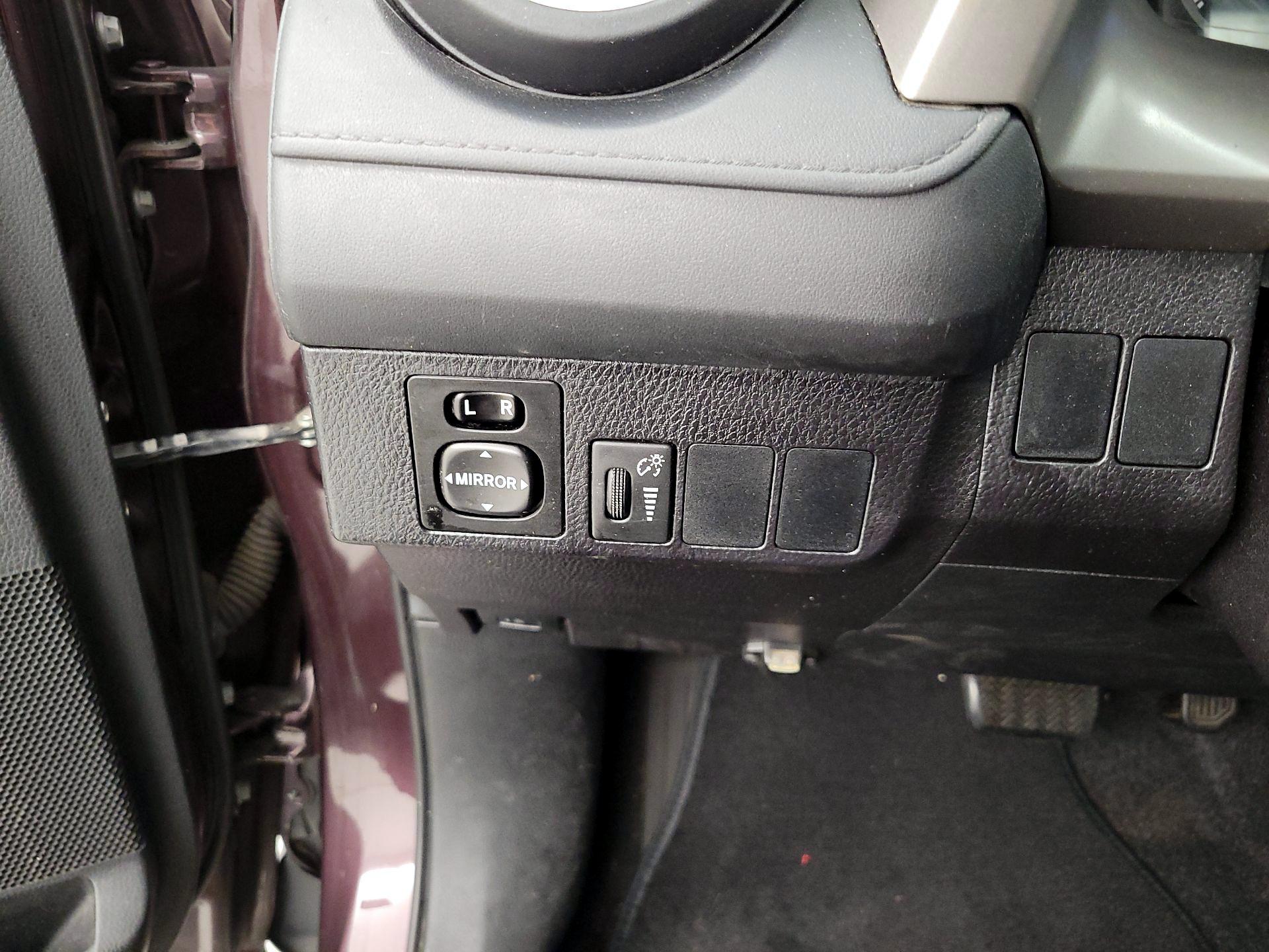 Thumbnail: 2016 Toyota RAV4 - 13