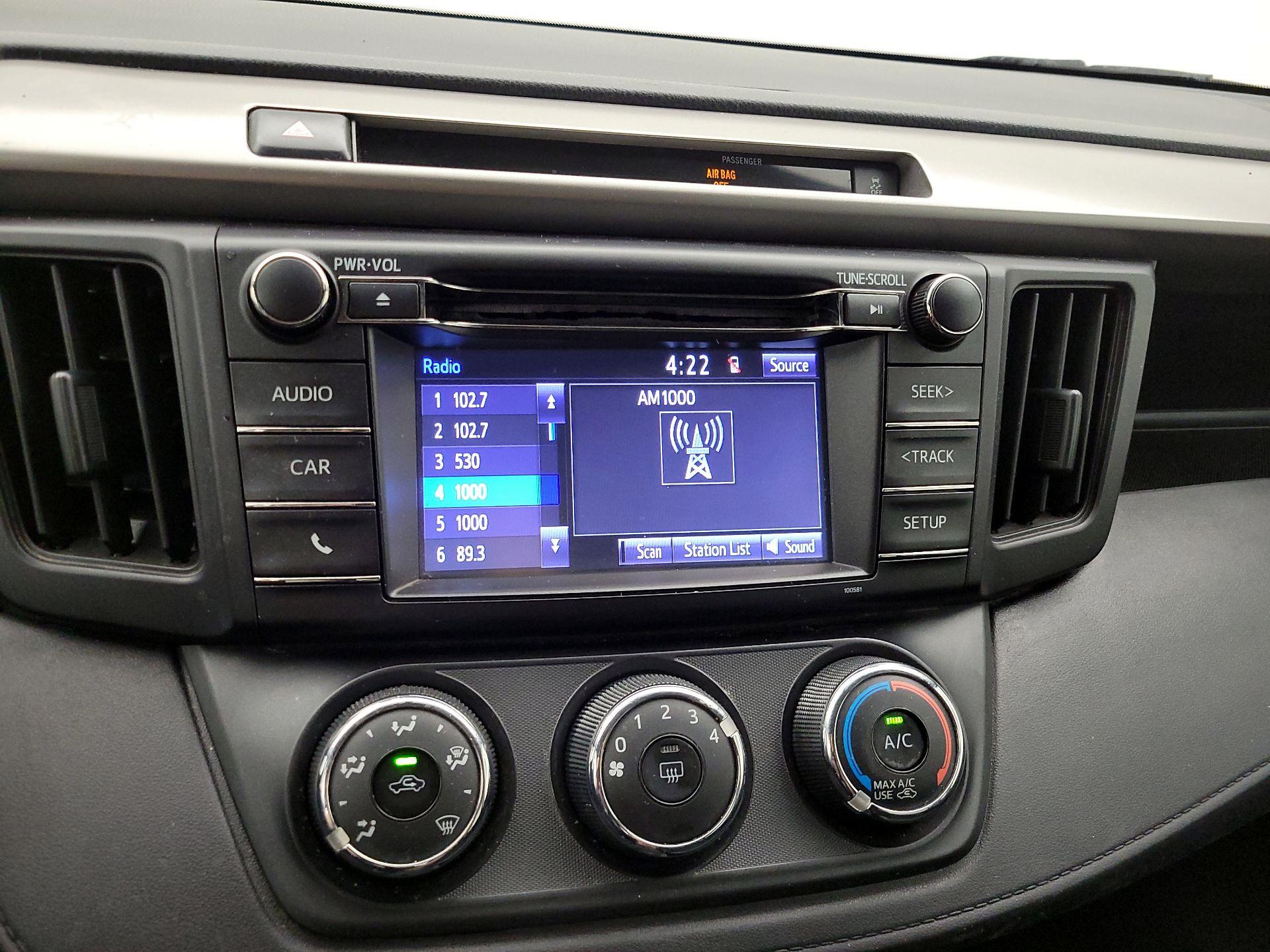 Thumbnail: 2016 Toyota RAV4 - 15