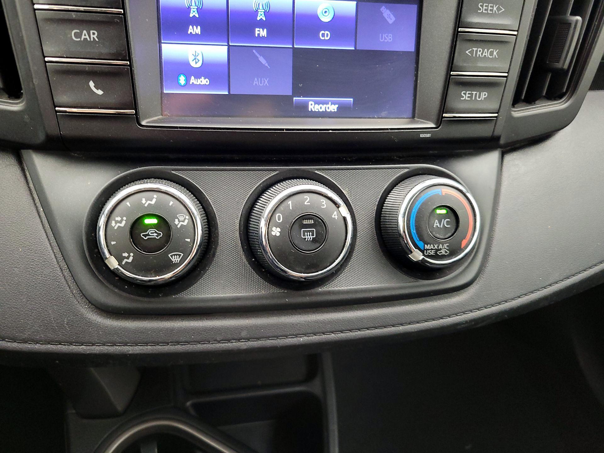 Thumbnail: 2016 Toyota RAV4 - 16