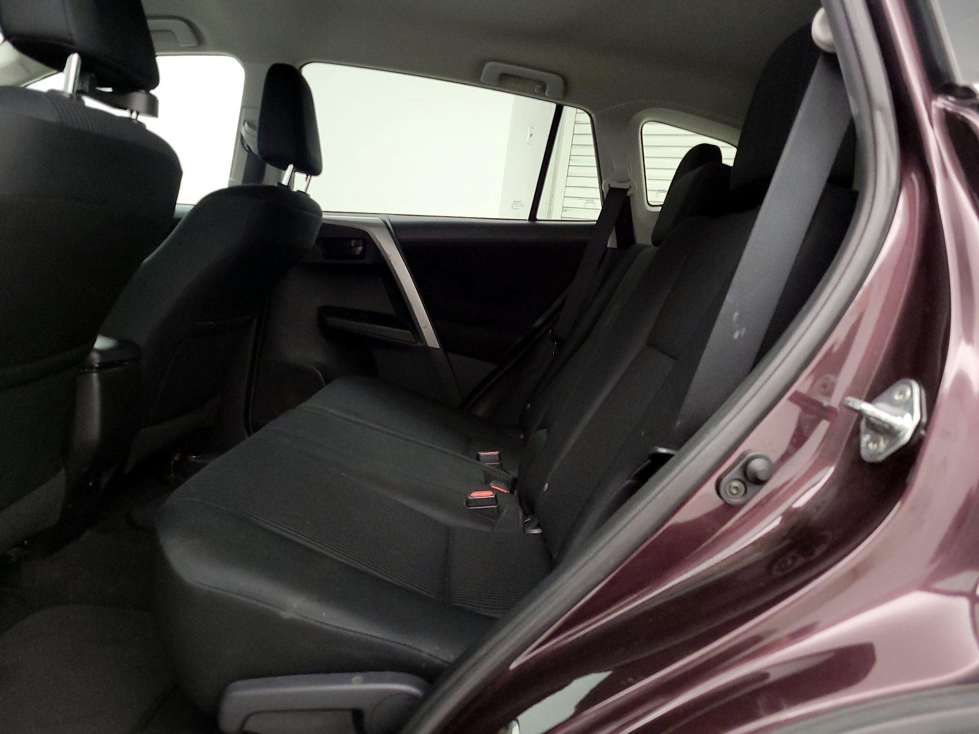 Thumbnail: 2016 Toyota RAV4 - 19