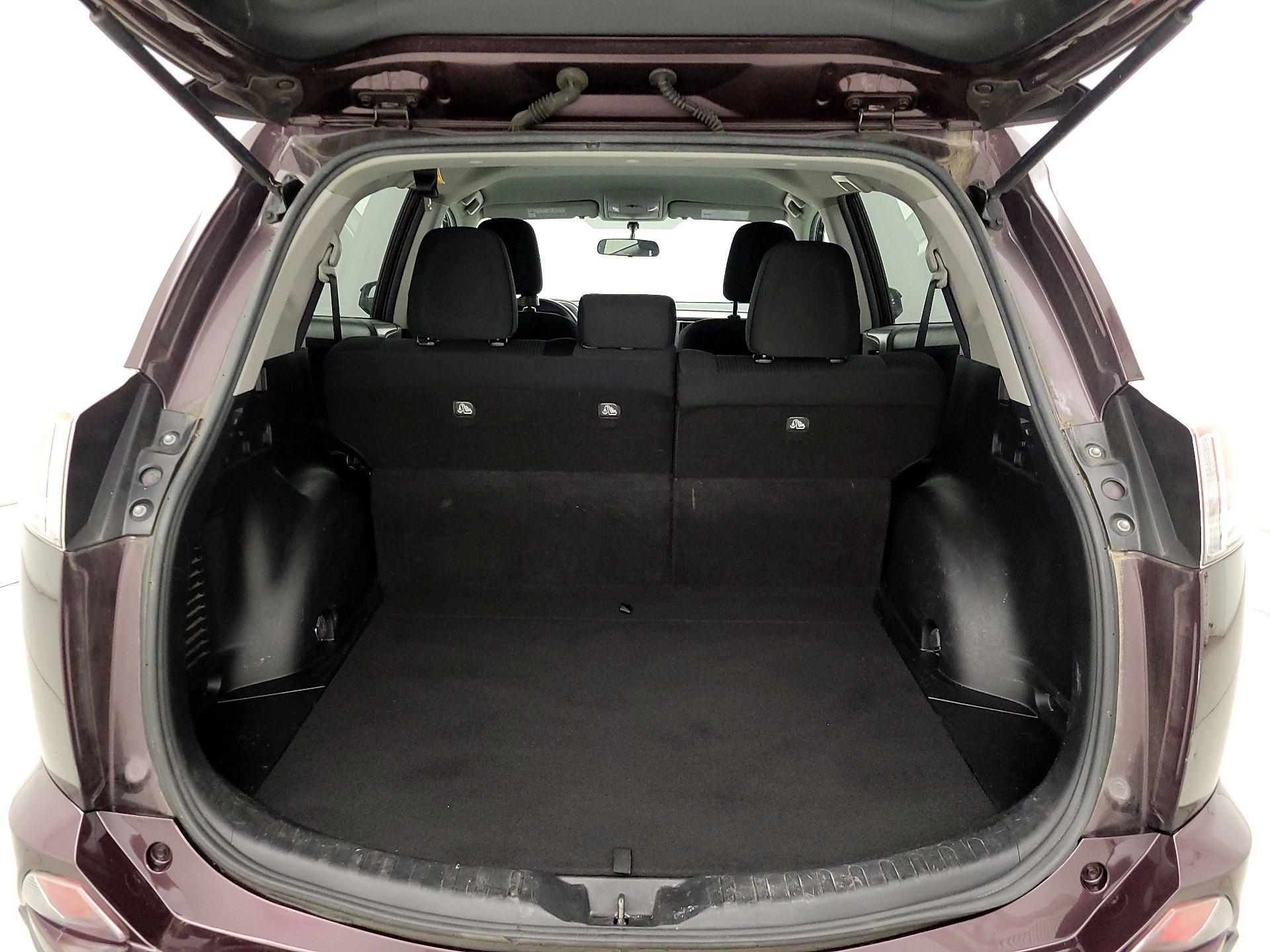 Thumbnail: 2016 Toyota RAV4 - 20