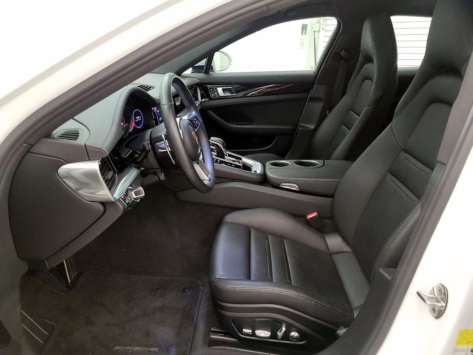 Thumbnail: 2019 Porsche Panamera - 11