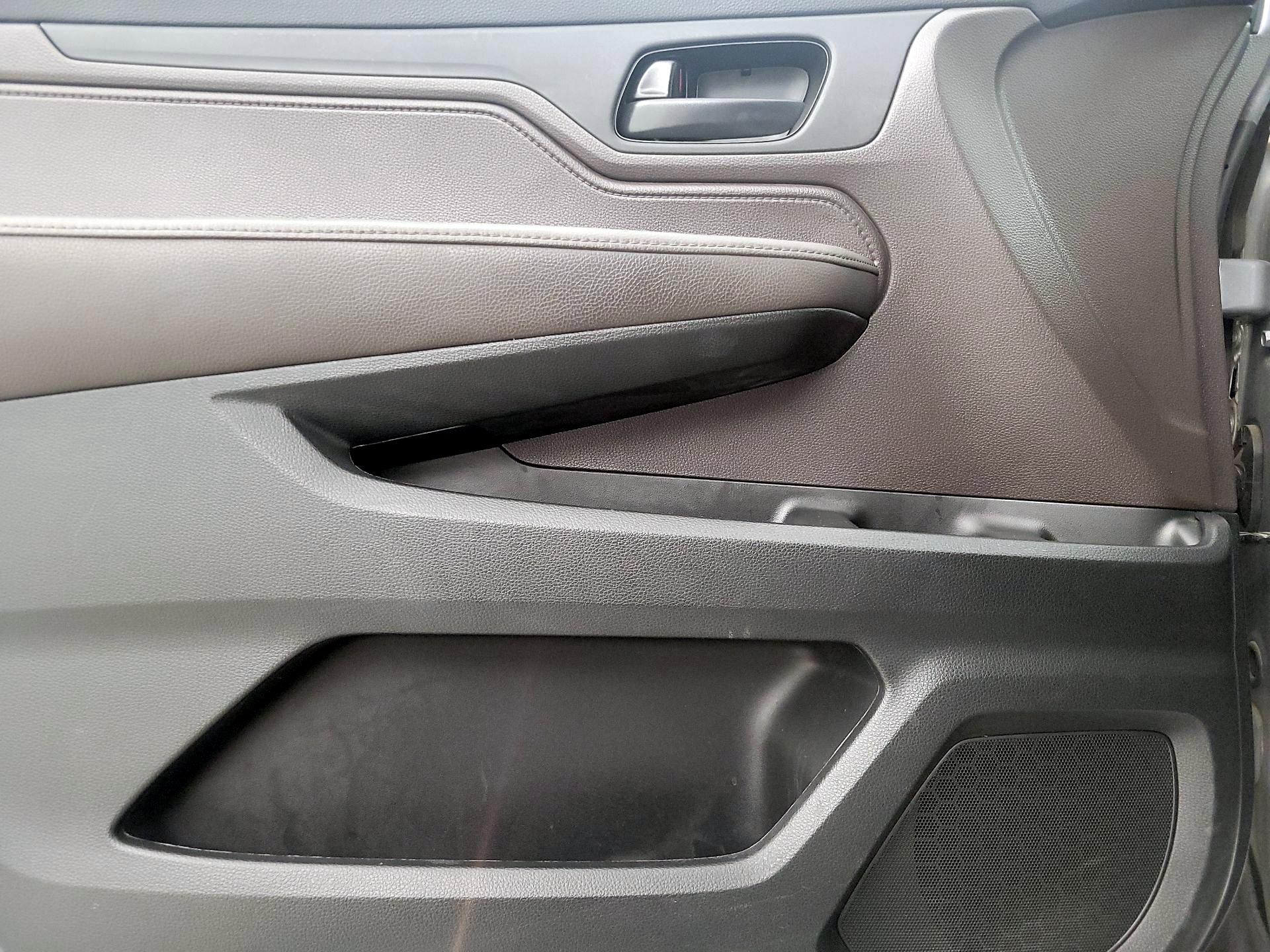 Thumbnail: 2019 Honda Odyssey - 12