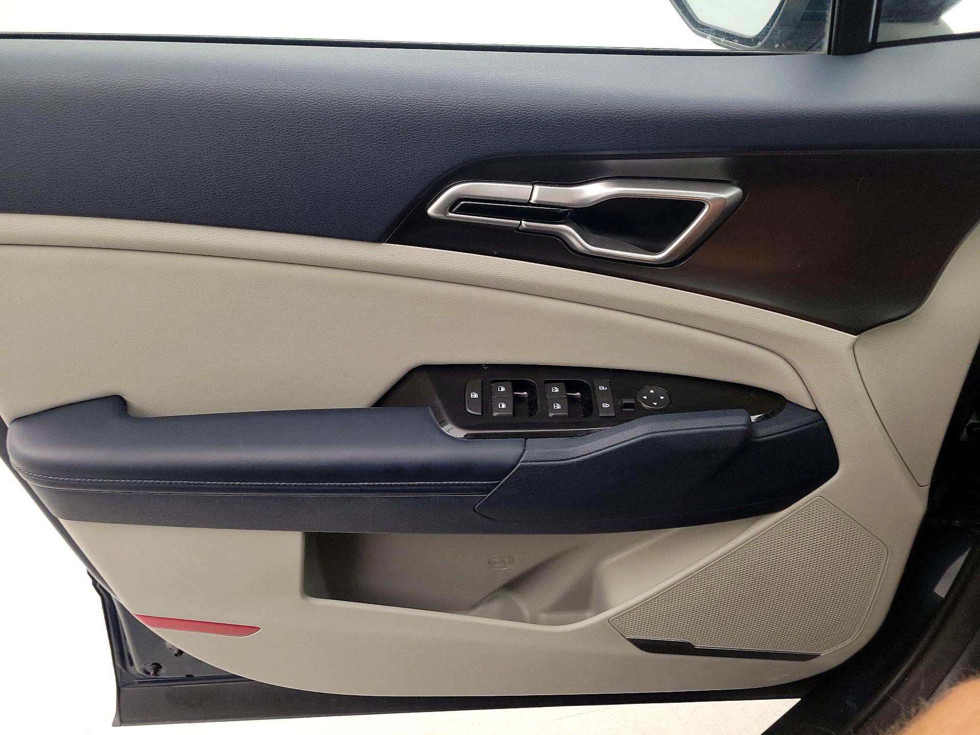 Thumbnail: 2023 Kia Sportage - 12