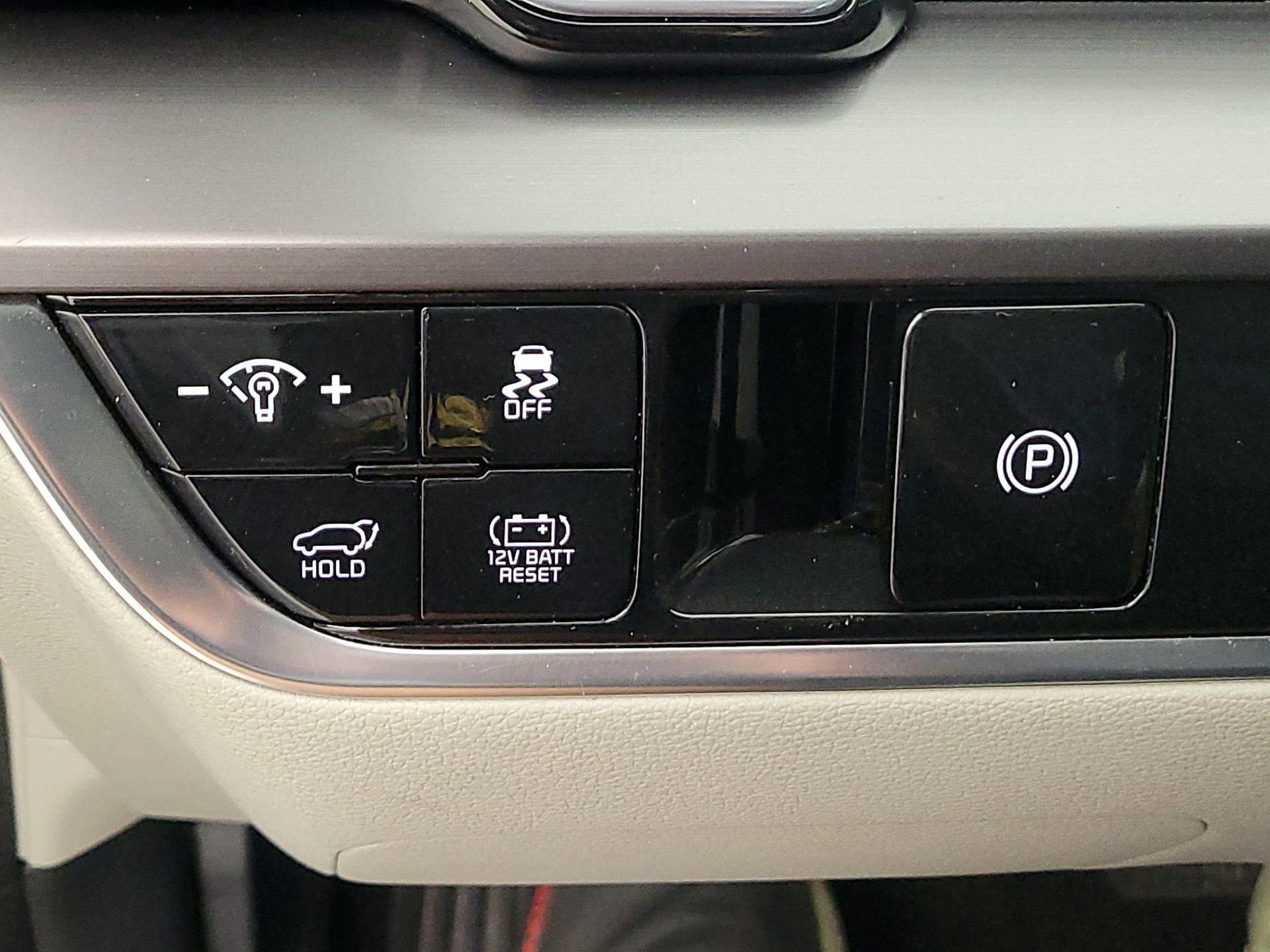 Thumbnail: 2023 Kia Sportage - 13