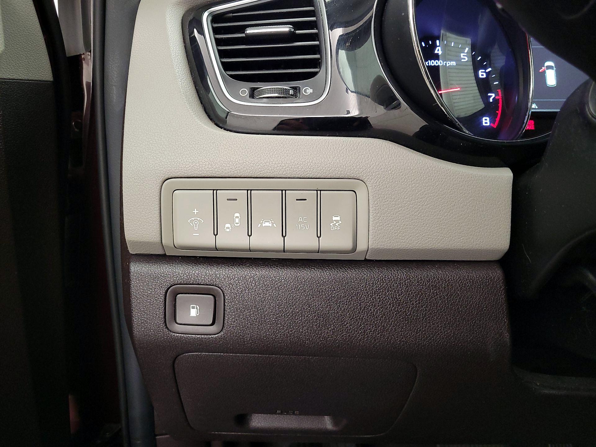 Thumbnail: 2018 Kia Sedona - 13