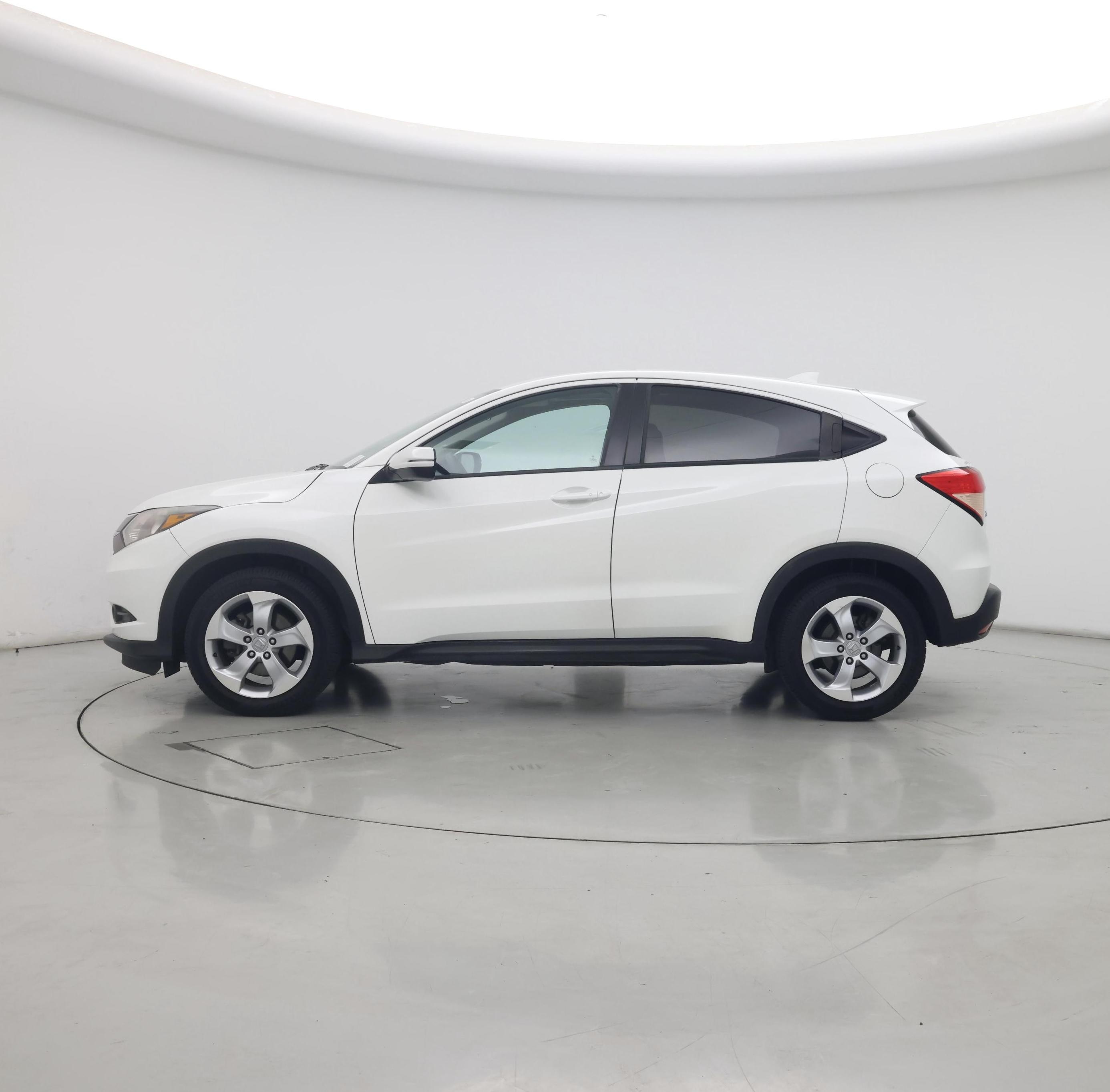 Thumbnail: 2016 Honda HR-V - 3
