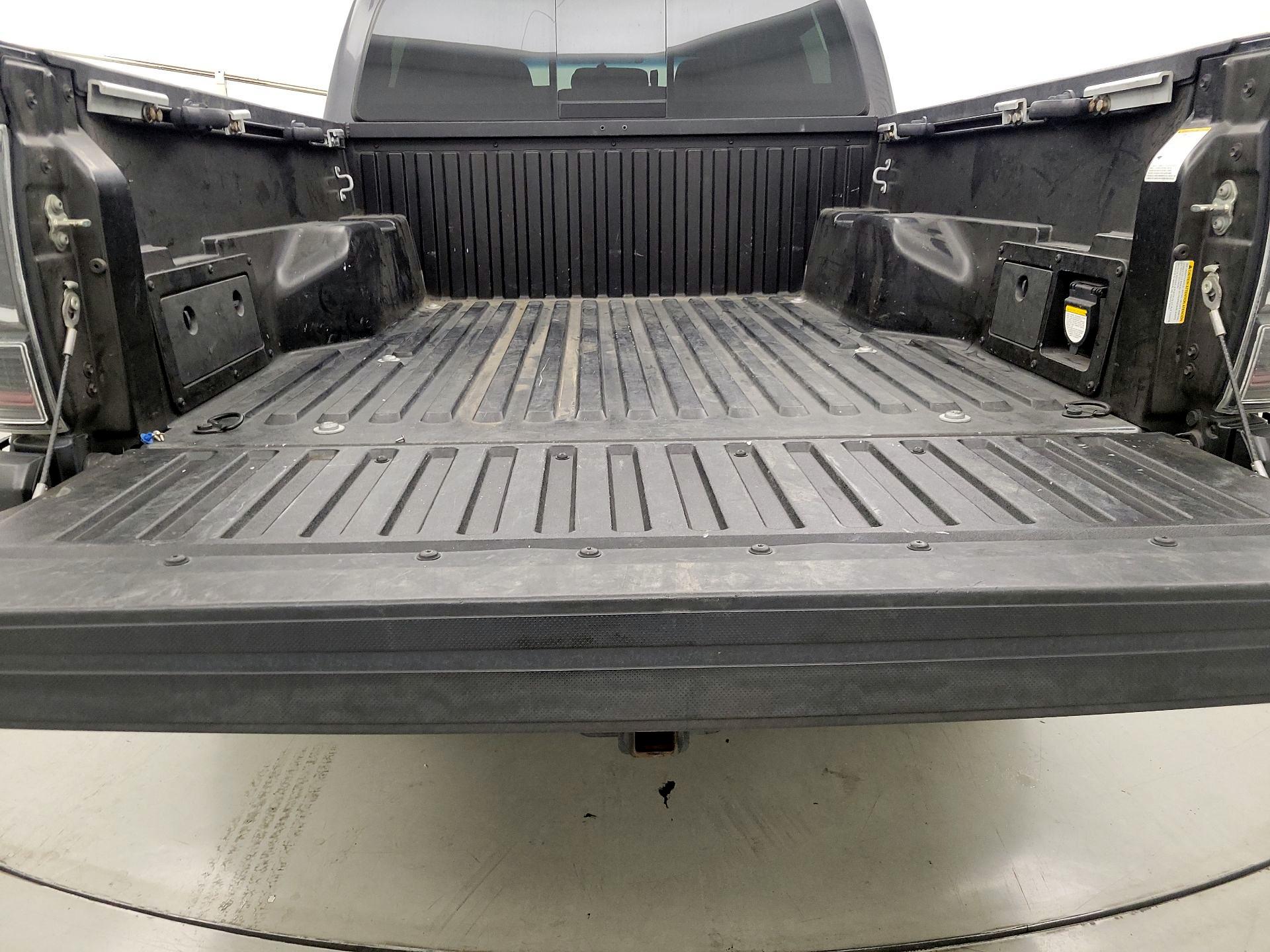 Thumbnail: 2017 Toyota Tacoma - 20