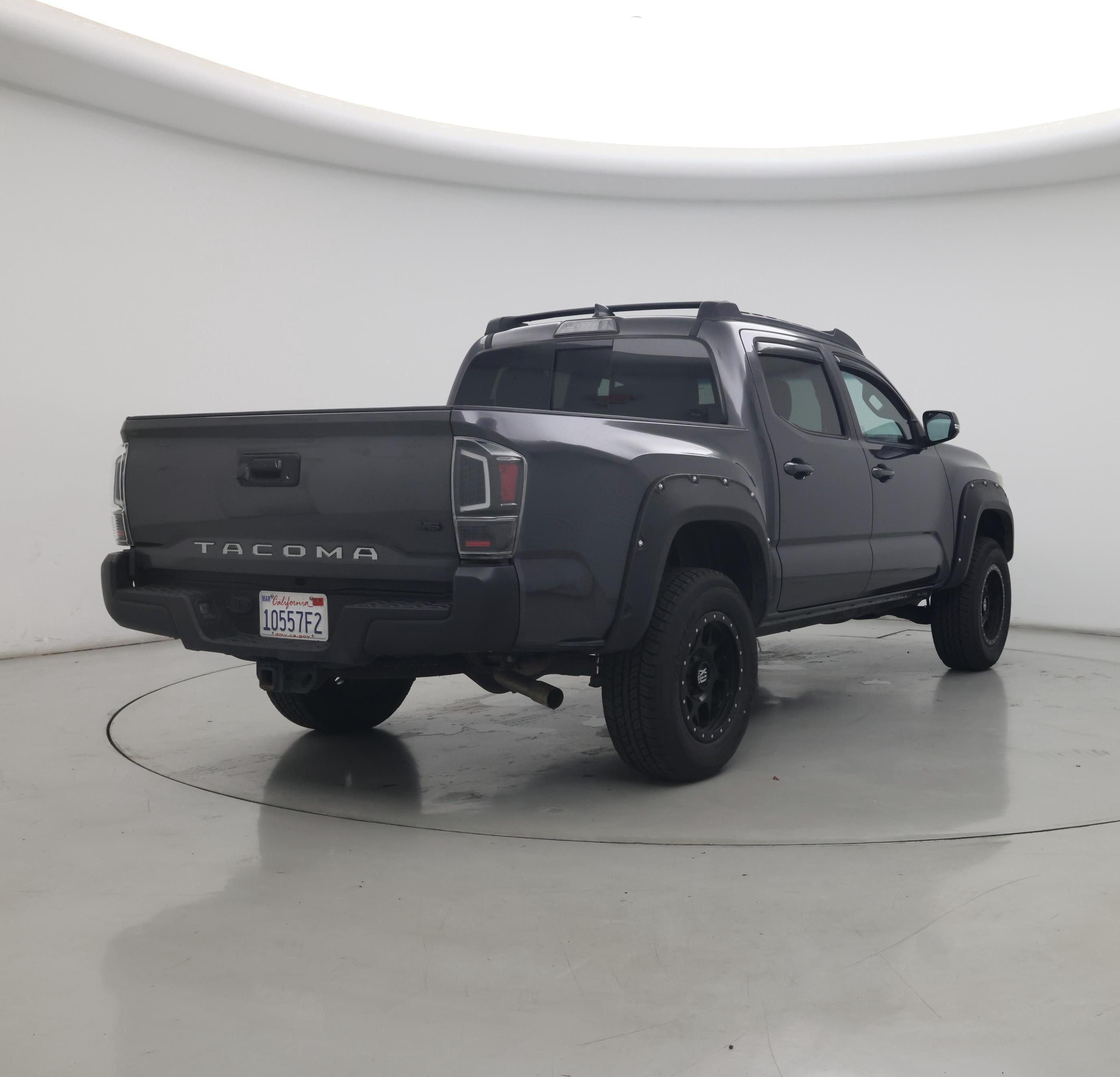 Thumbnail: 2017 Toyota Tacoma - 8